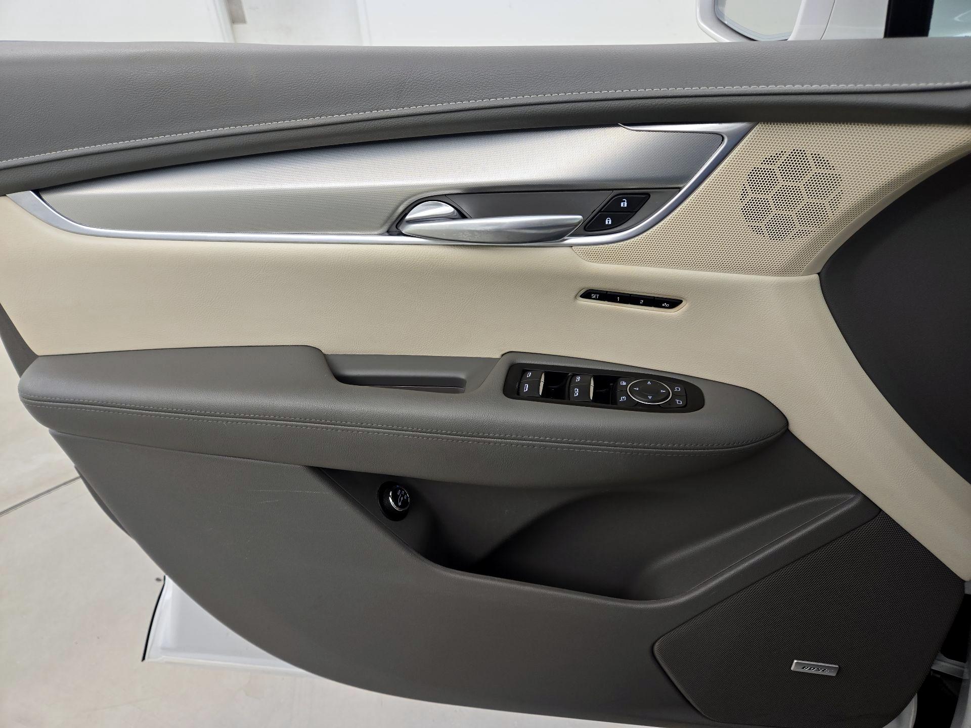 Thumbnail: 2018 Cadillac XT5 - 12