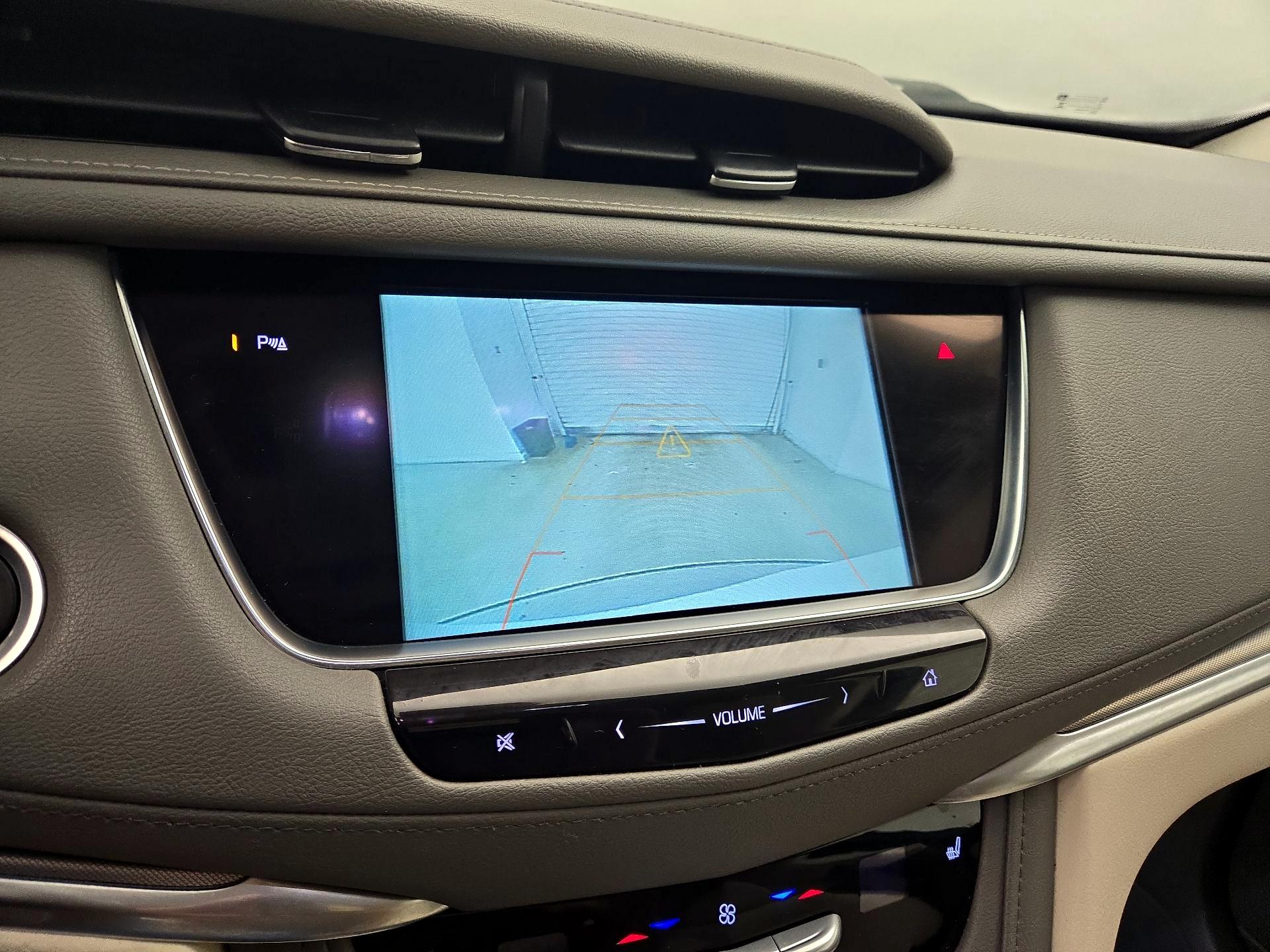 Thumbnail: 2018 Cadillac XT5 - 14