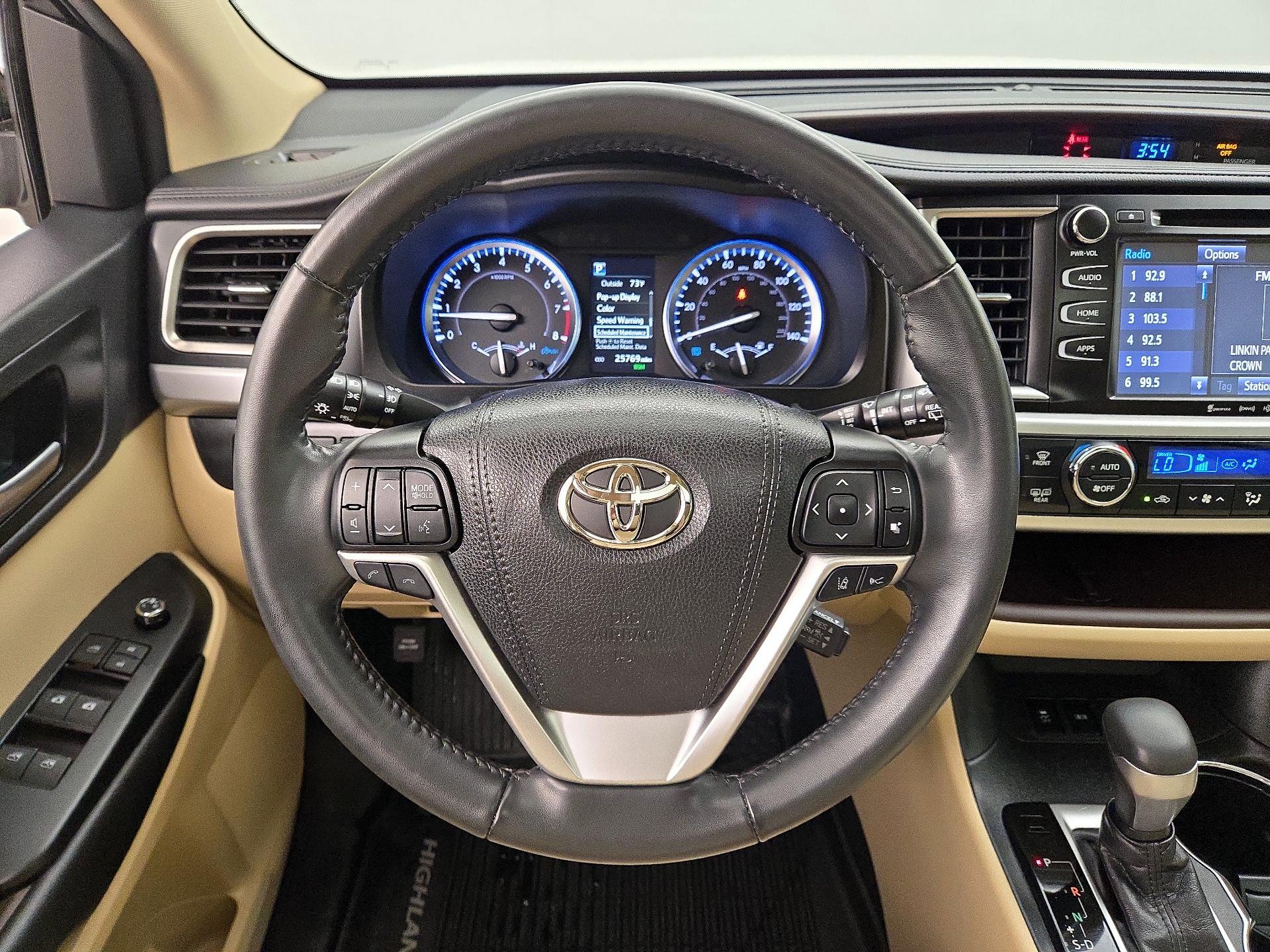 Thumbnail: 2019 Toyota Highlander - 10