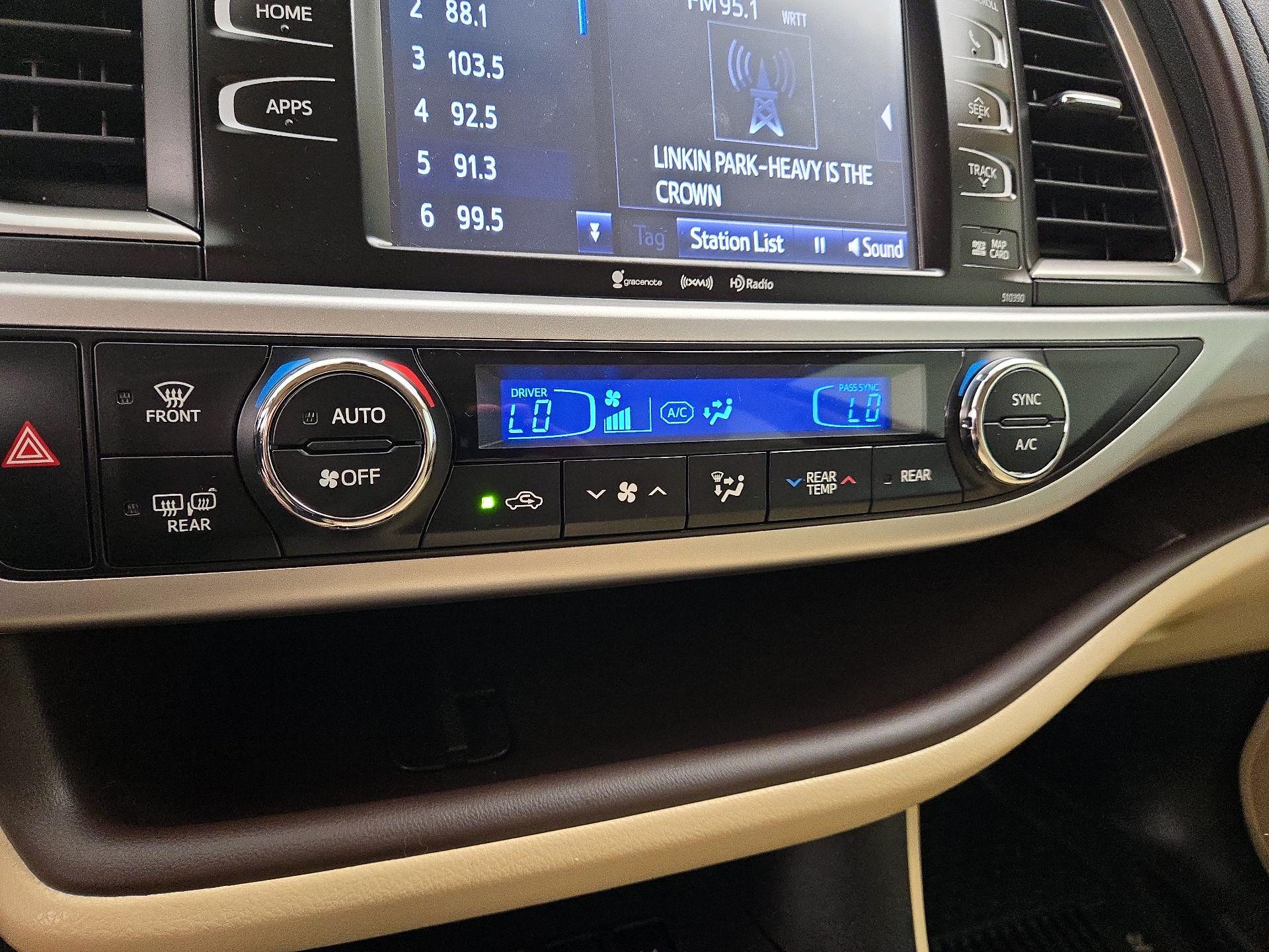 Thumbnail: 2019 Toyota Highlander - 16