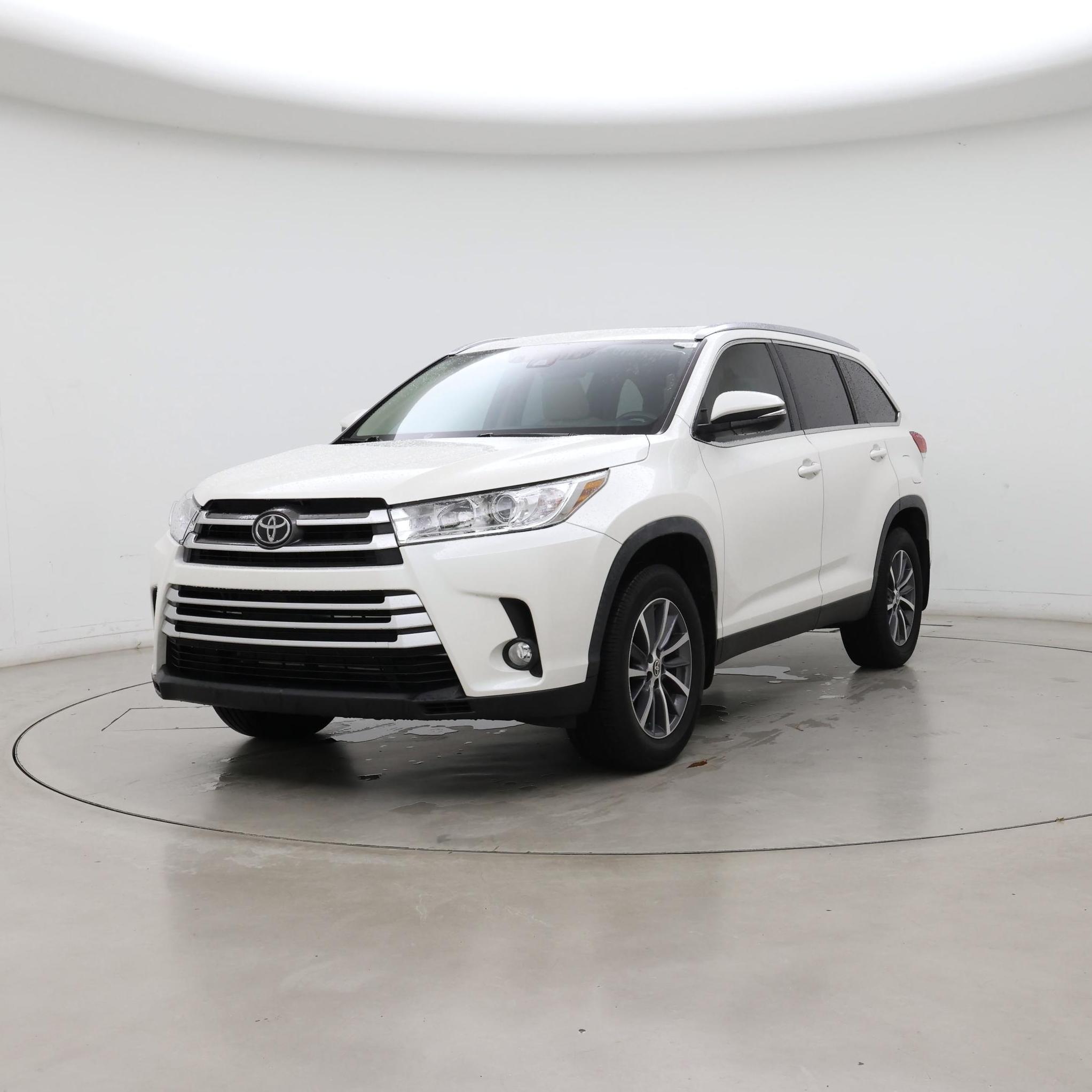 Thumbnail: 2019 Toyota Highlander - 4
