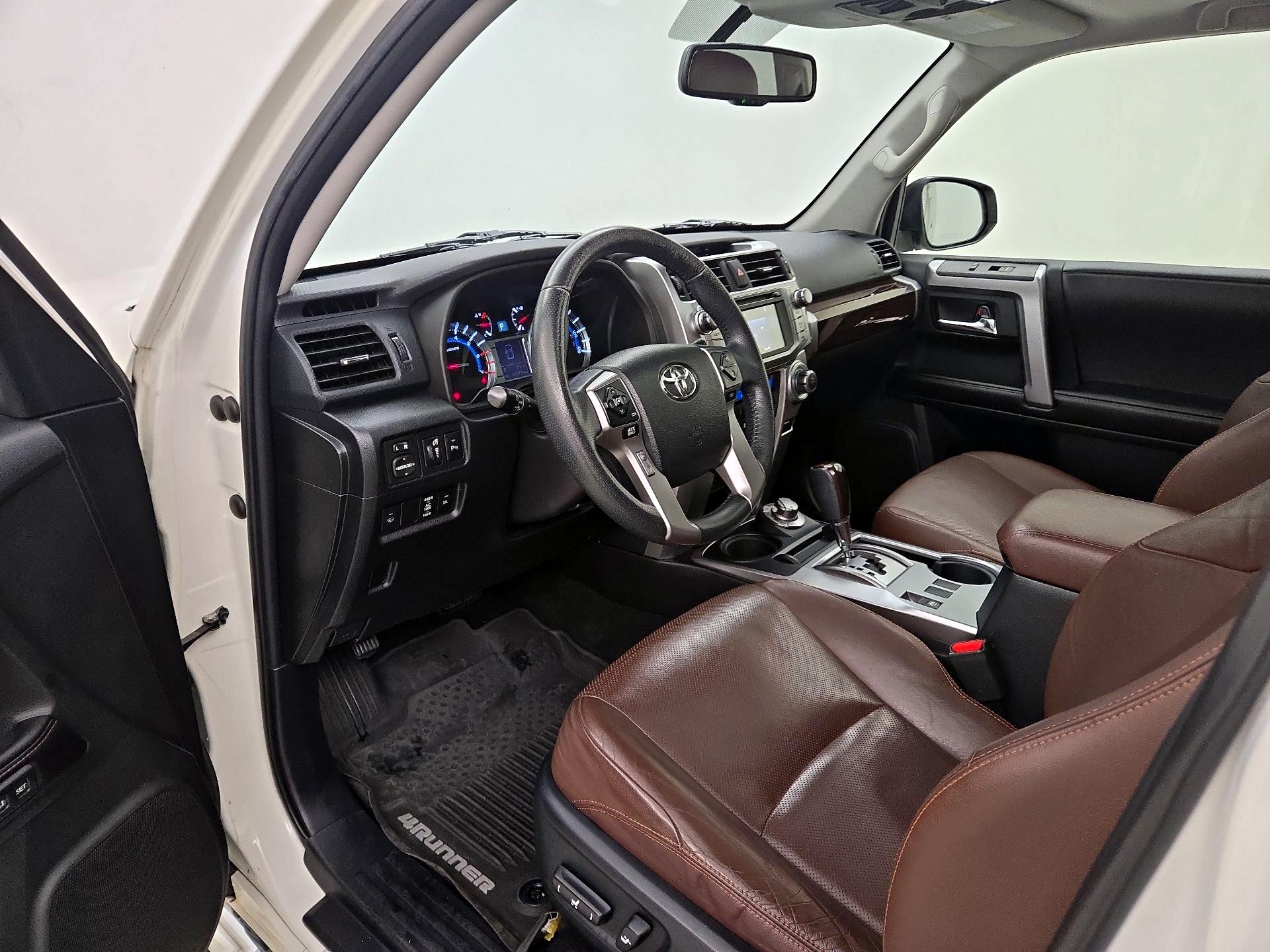Thumbnail: 2016 Toyota 4Runner - 11