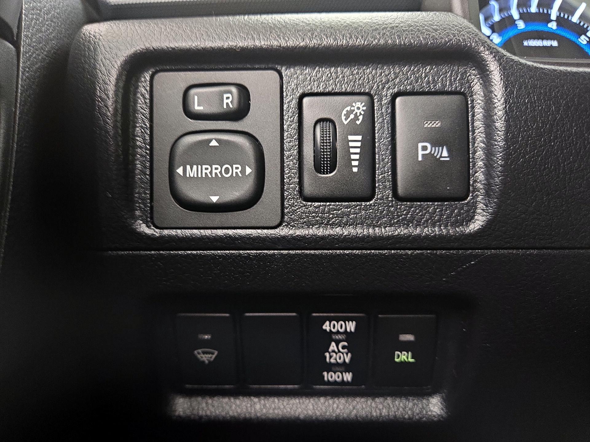 Thumbnail: 2016 Toyota 4Runner - 13