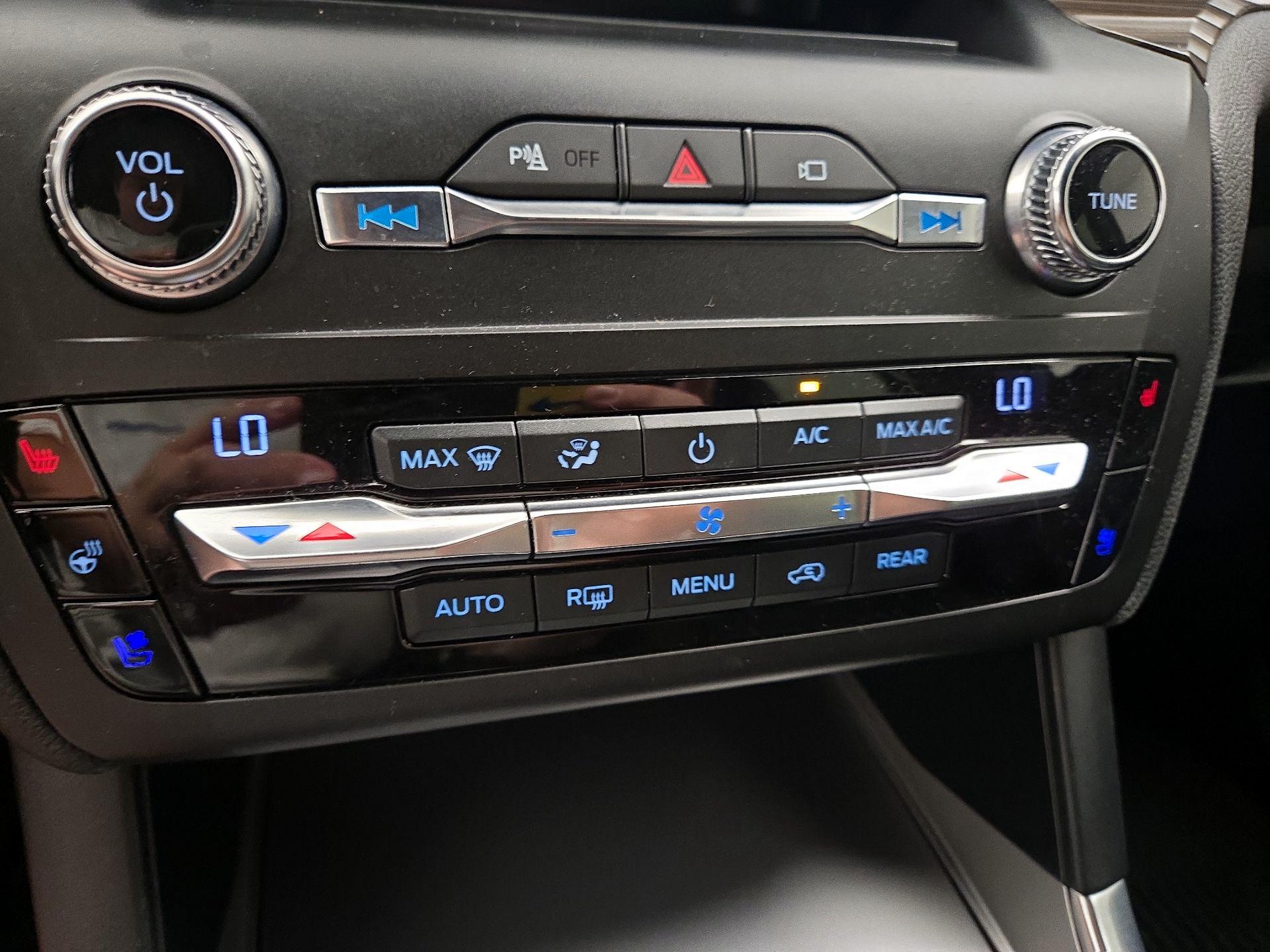 Thumbnail: 2020 Ford Explorer - 17