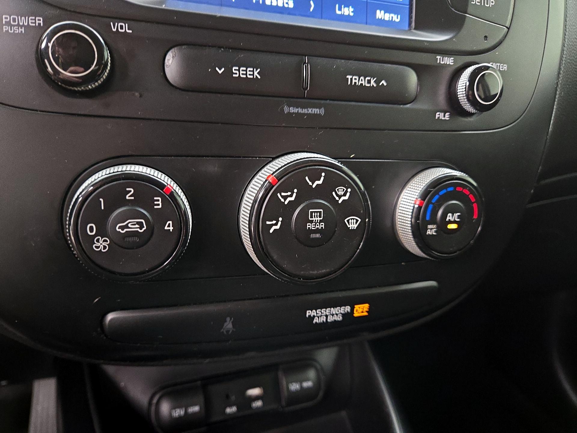 Thumbnail: 2019 Kia Soul - 16