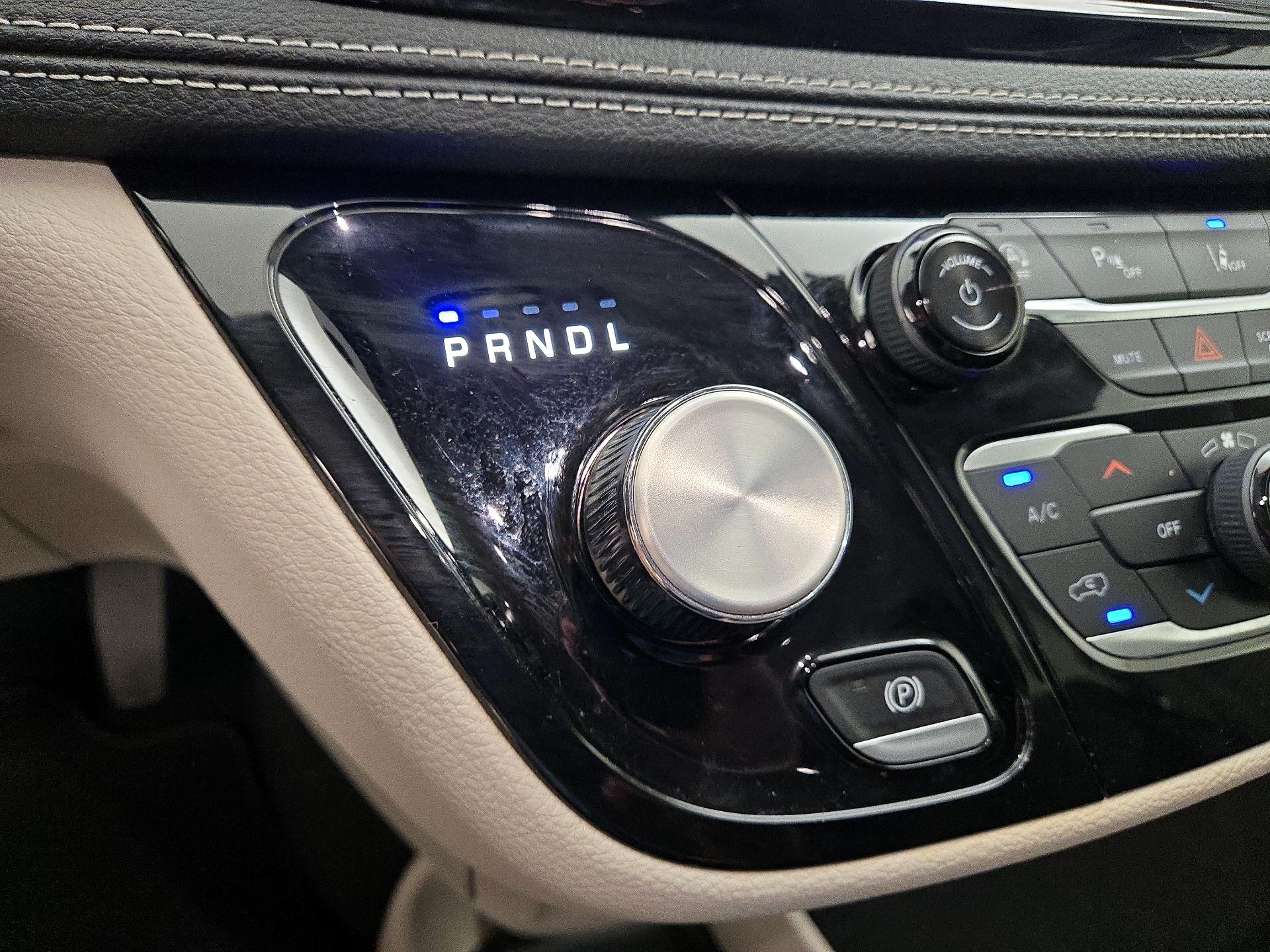 Thumbnail: 2023 Chrysler Pacifica - 17