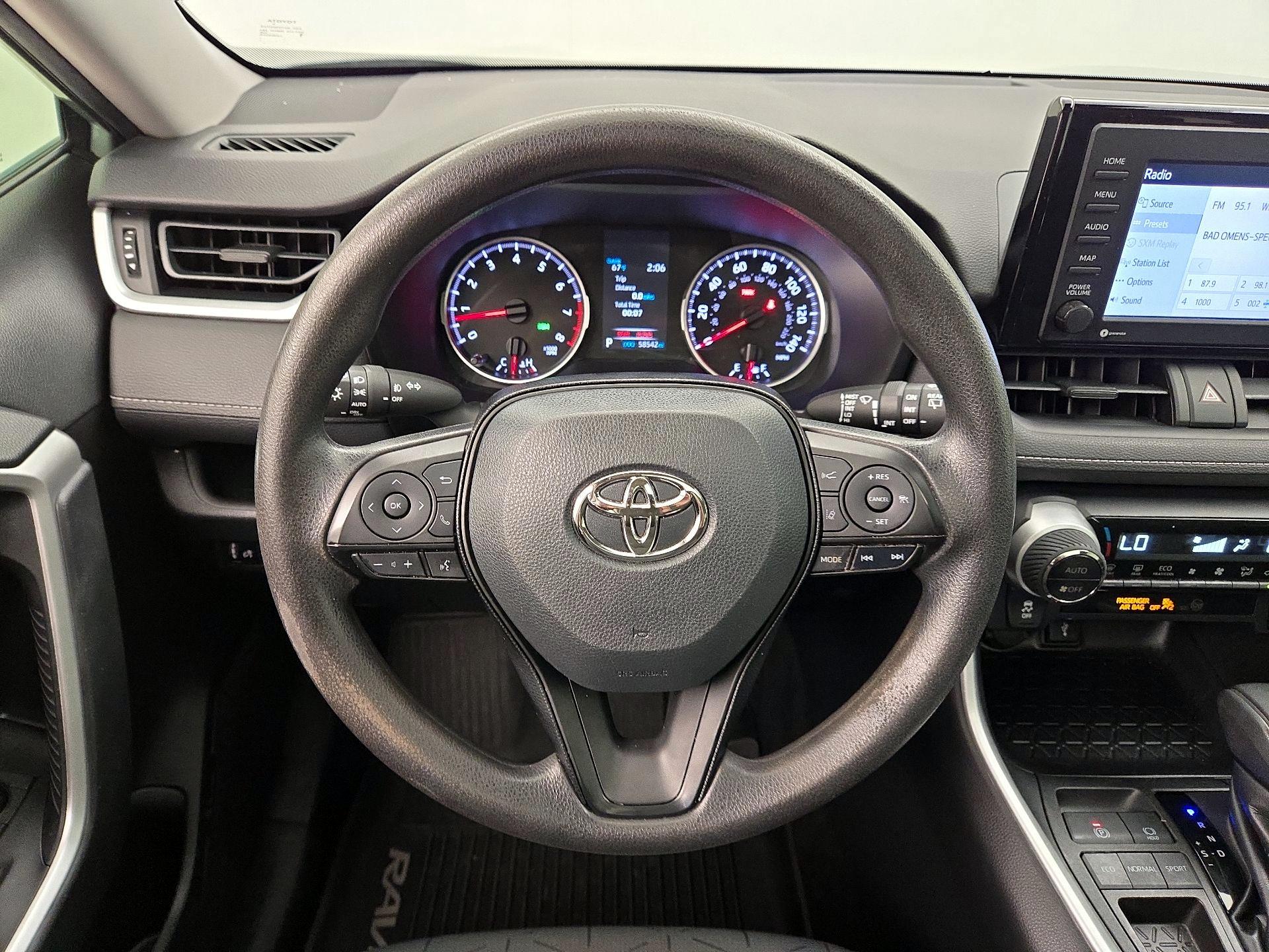 Thumbnail: 2020 Toyota RAV4 - 10