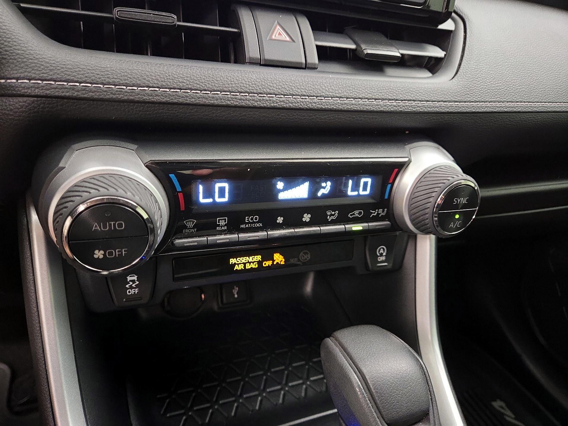 Thumbnail: 2020 Toyota RAV4 - 16