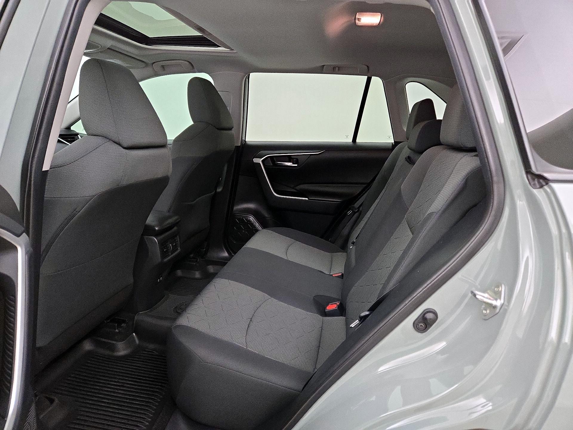 Thumbnail: 2020 Toyota RAV4 - 20