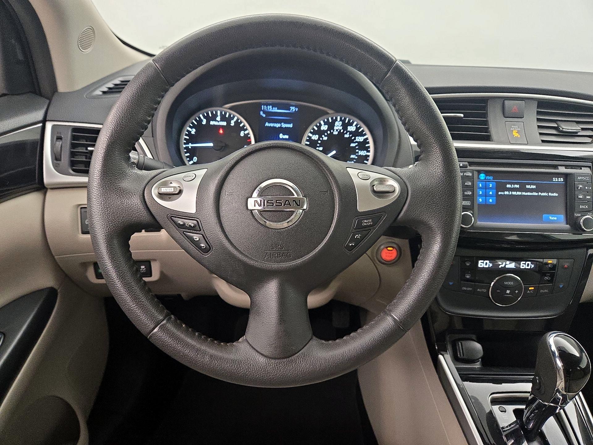 Thumbnail: 2017 Nissan Sentra - 10