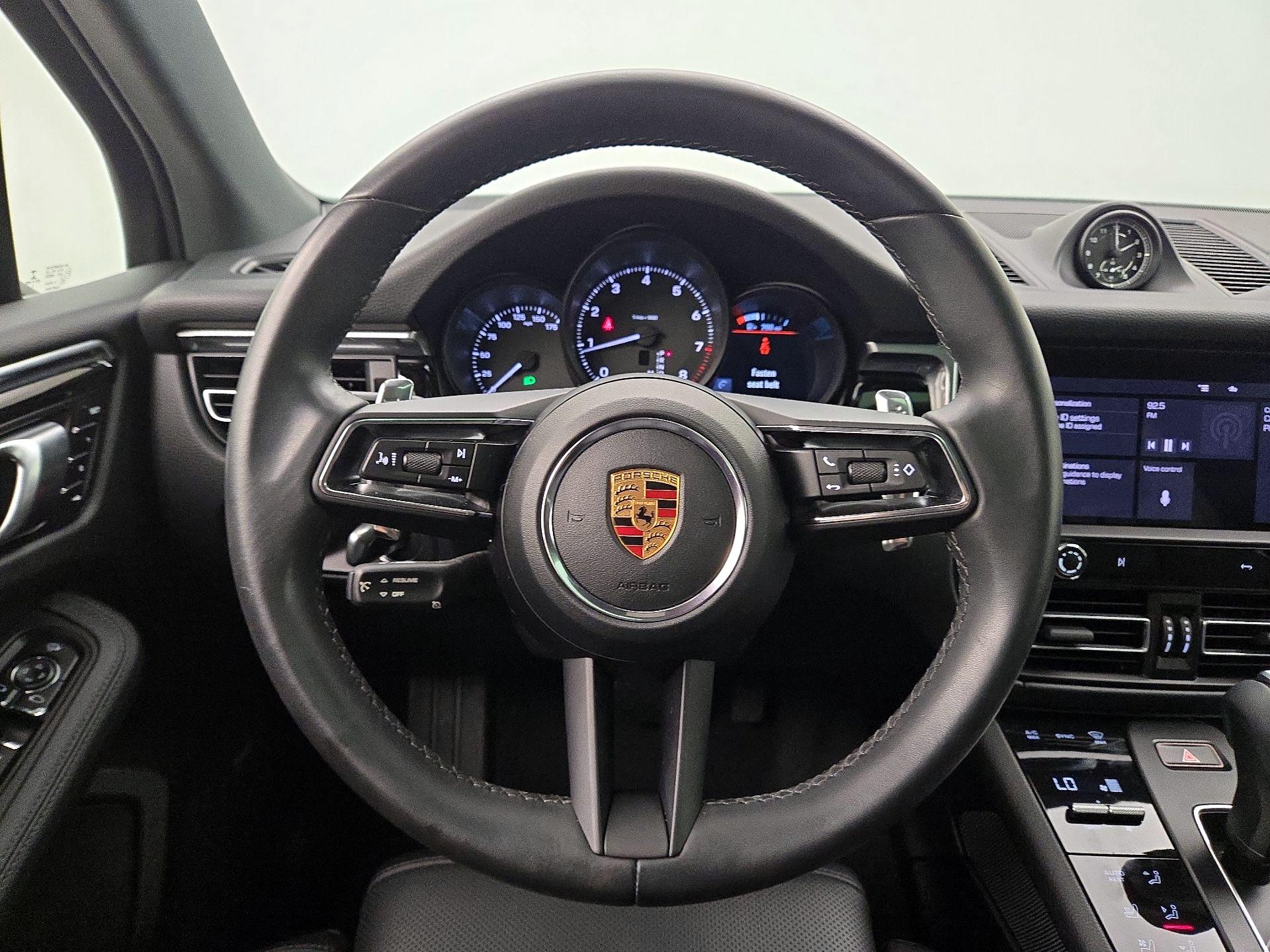 Thumbnail: 2022 Porsche Macan - 10