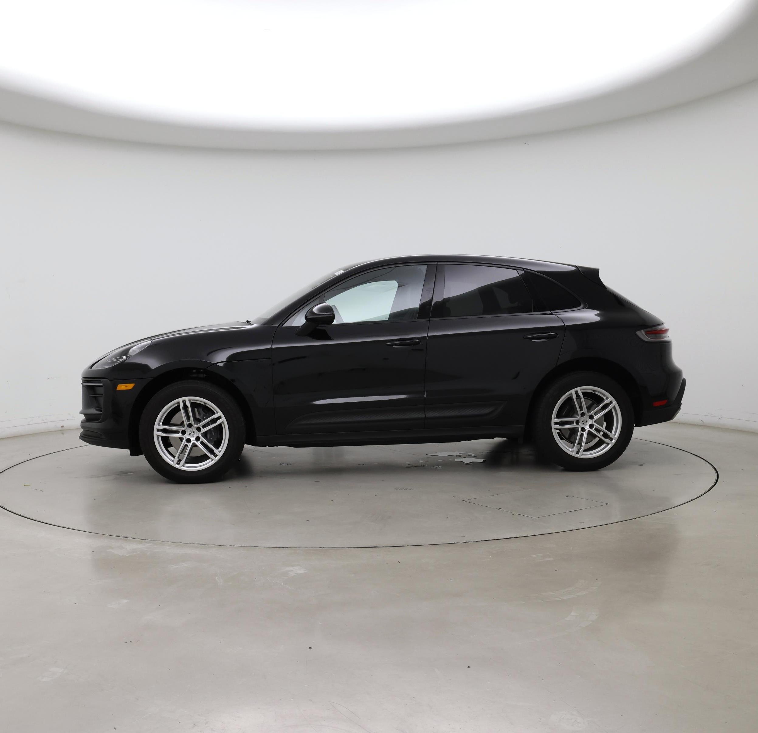 Thumbnail: 2022 Porsche Macan - 3