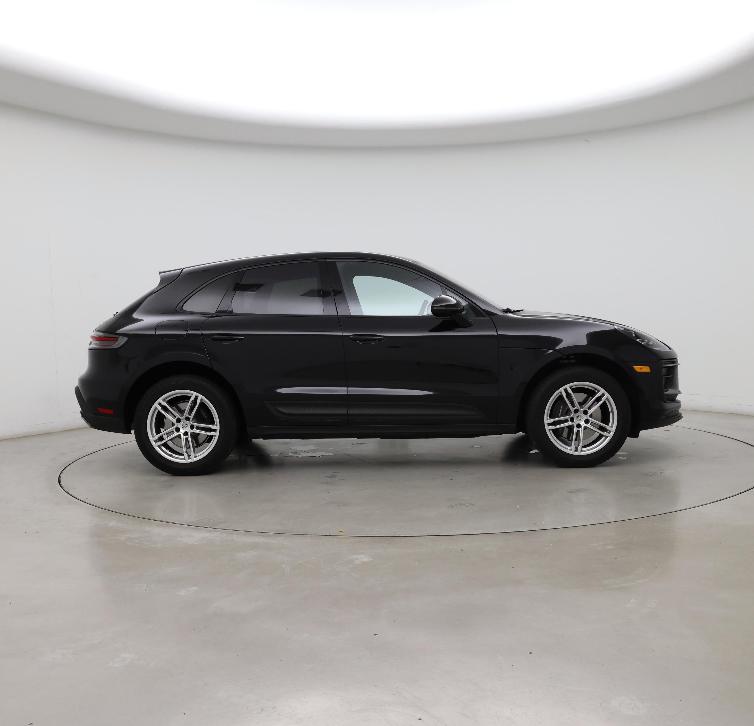 Thumbnail: 2022 Porsche Macan - 7