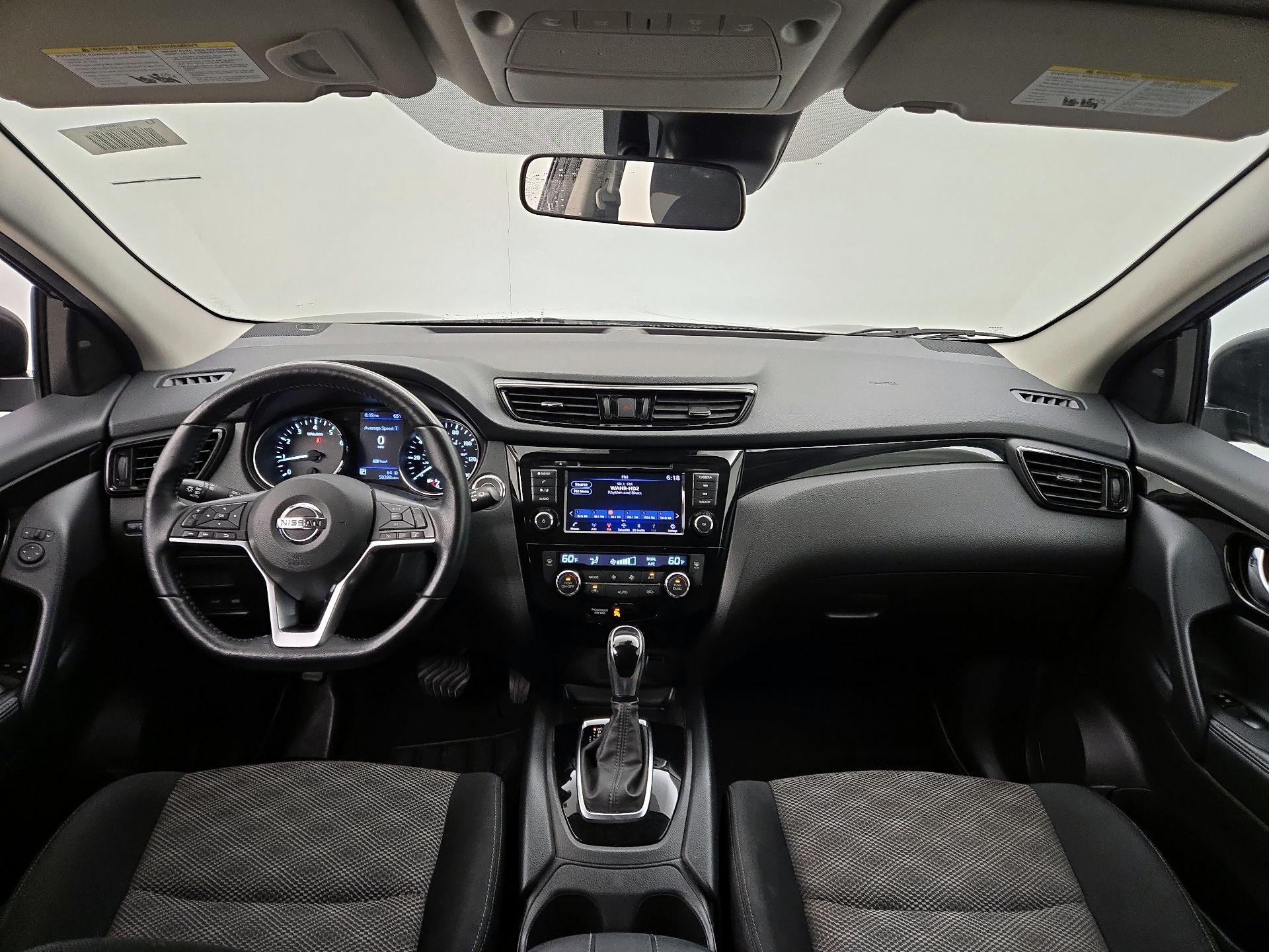 Thumbnail: 2021 Nissan Rogue Sport - 9