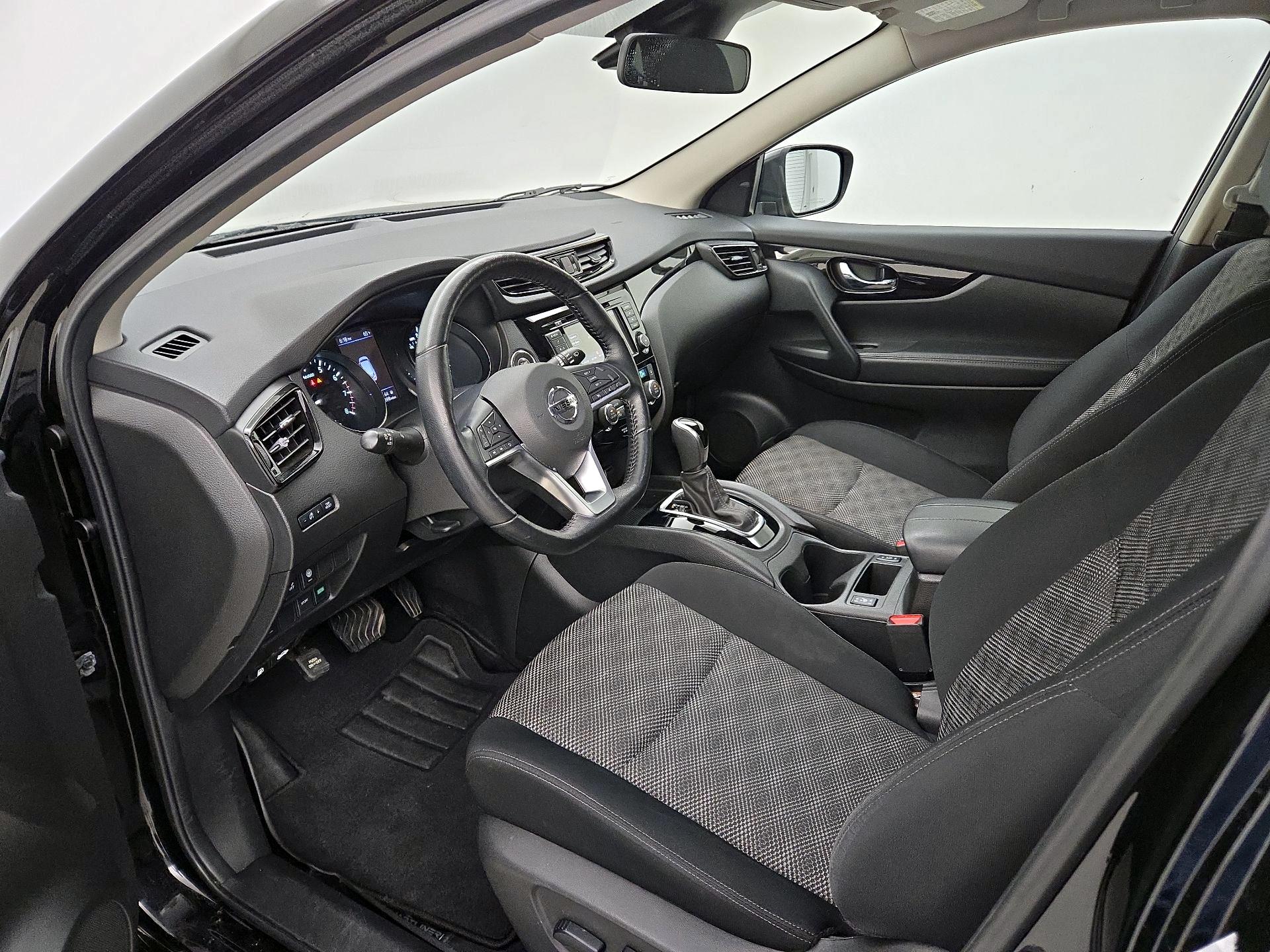 Thumbnail: 2021 Nissan Rogue Sport - 11