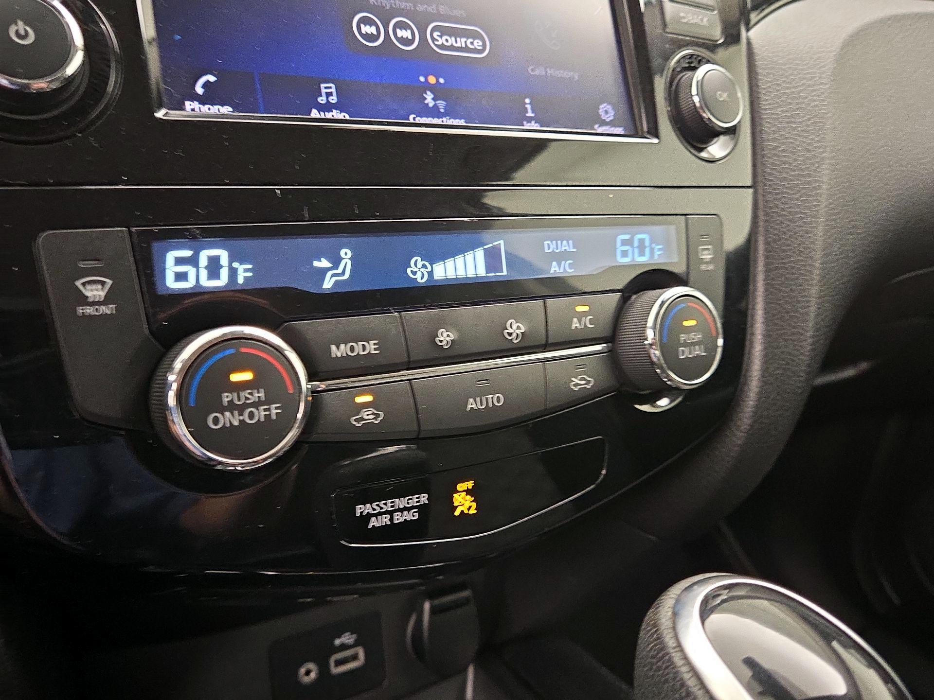 Thumbnail: 2021 Nissan Rogue Sport - 16