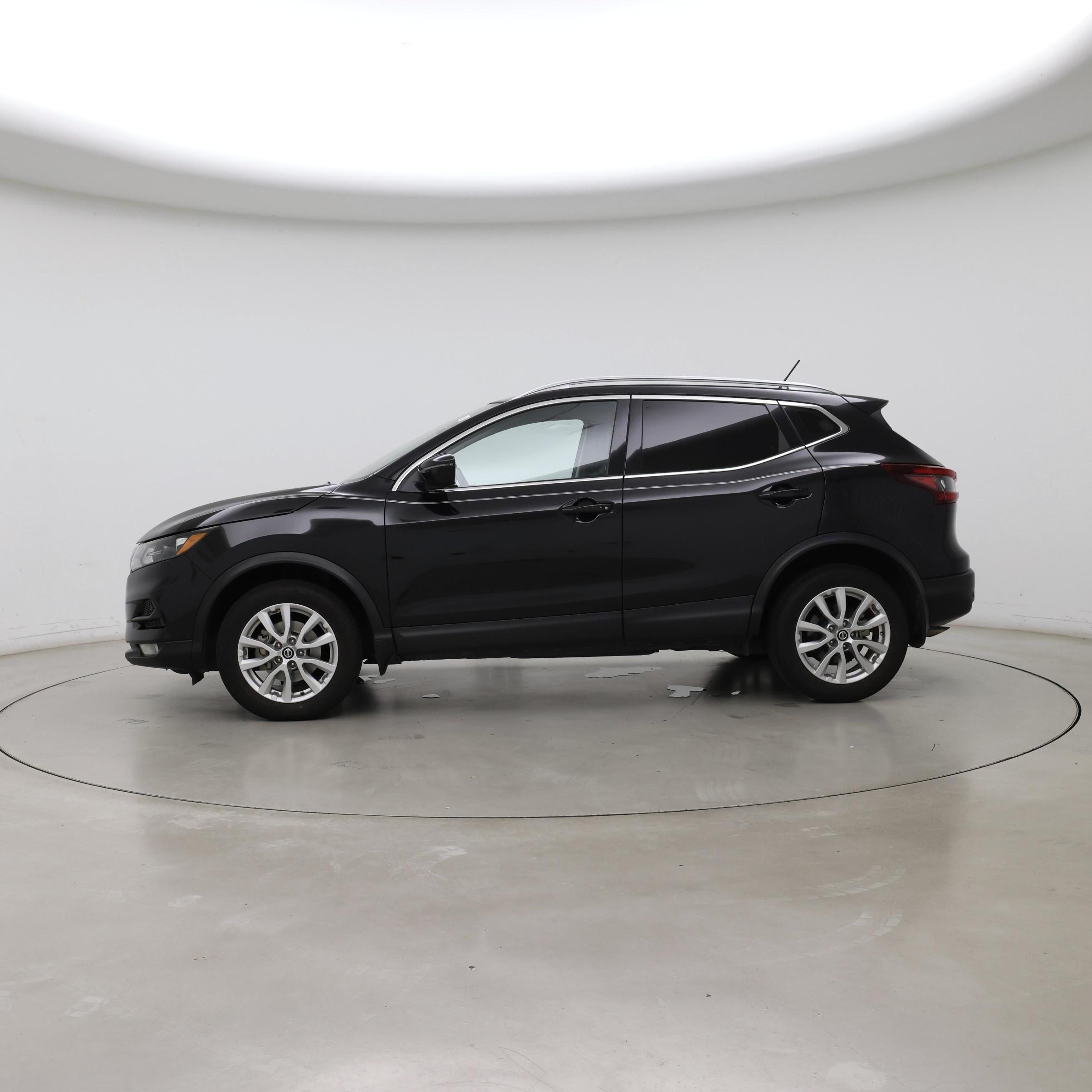 Thumbnail: 2021 Nissan Rogue Sport - 3