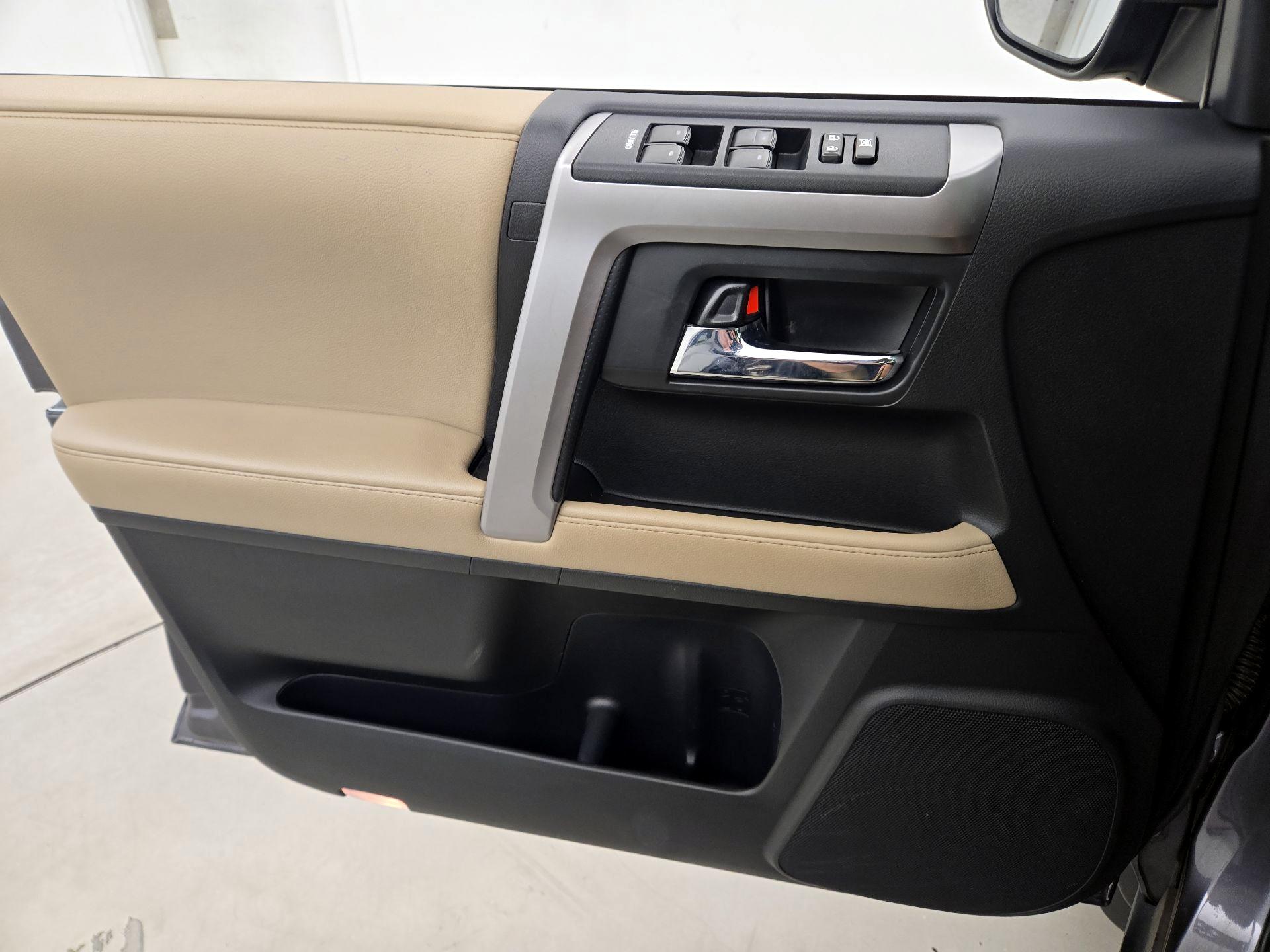 Thumbnail: 2017 Toyota 4Runner - 12