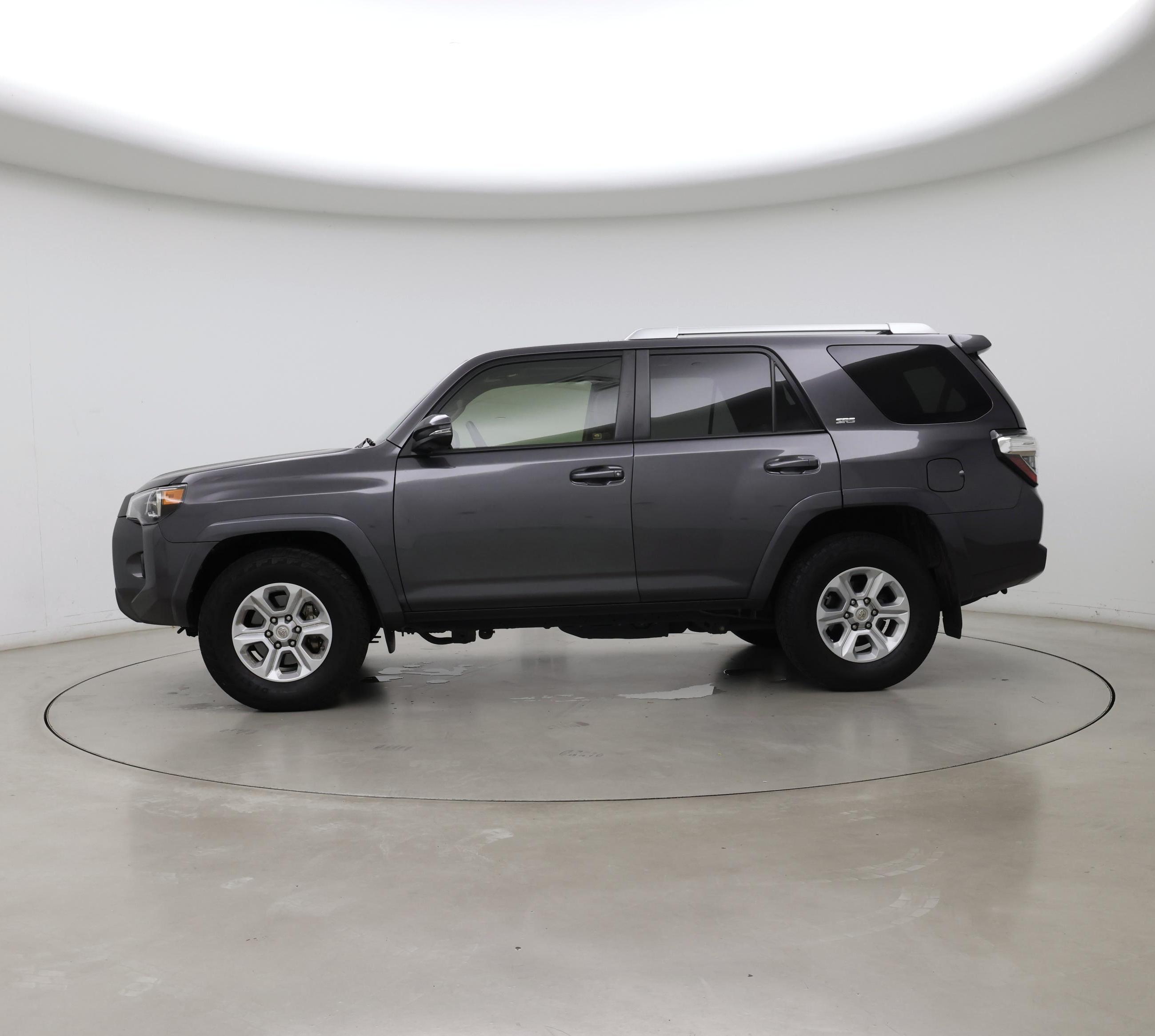 Thumbnail: 2017 Toyota 4Runner - 3