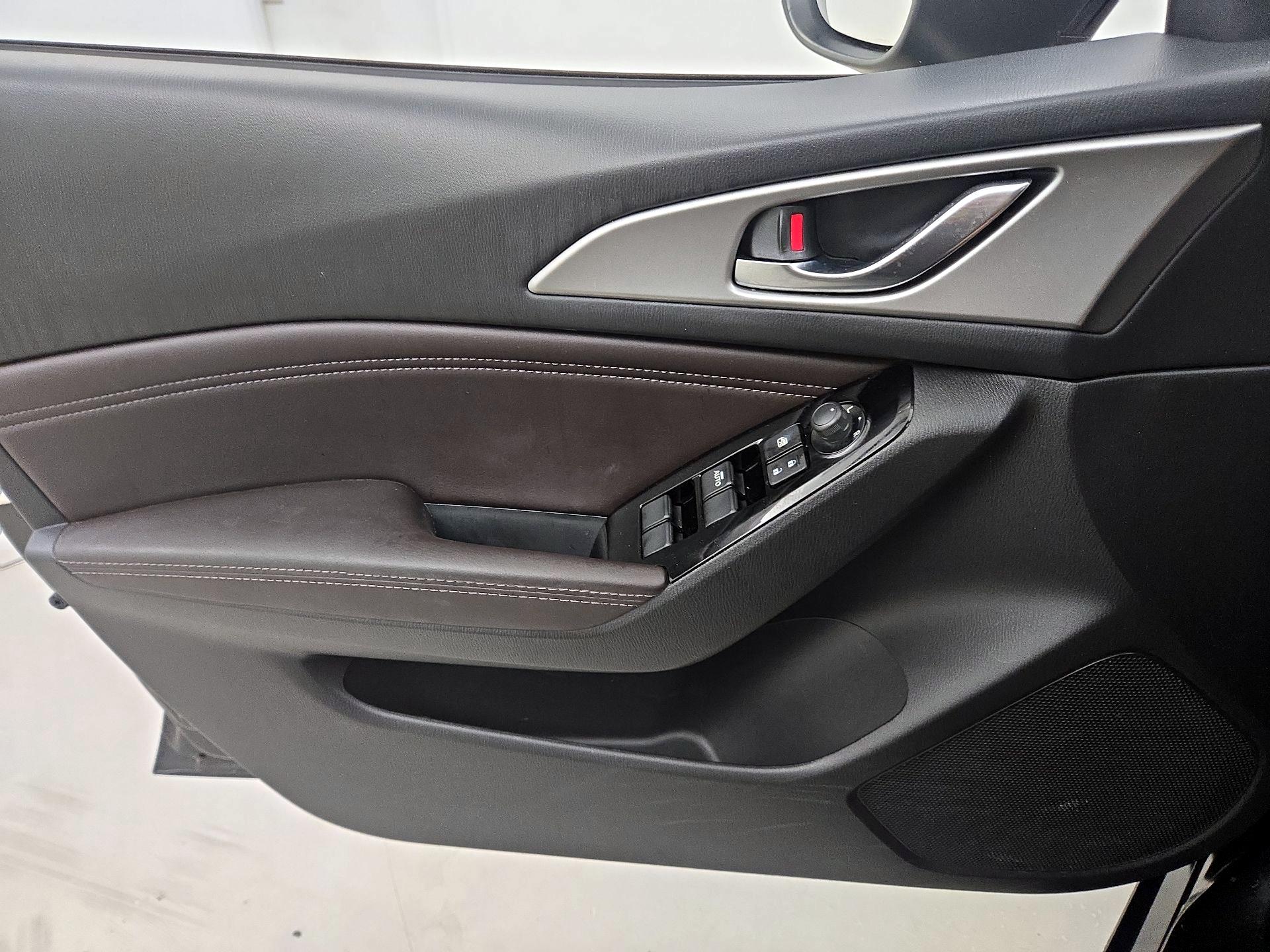 Thumbnail: 2017 Mazda Mazda3 - 12