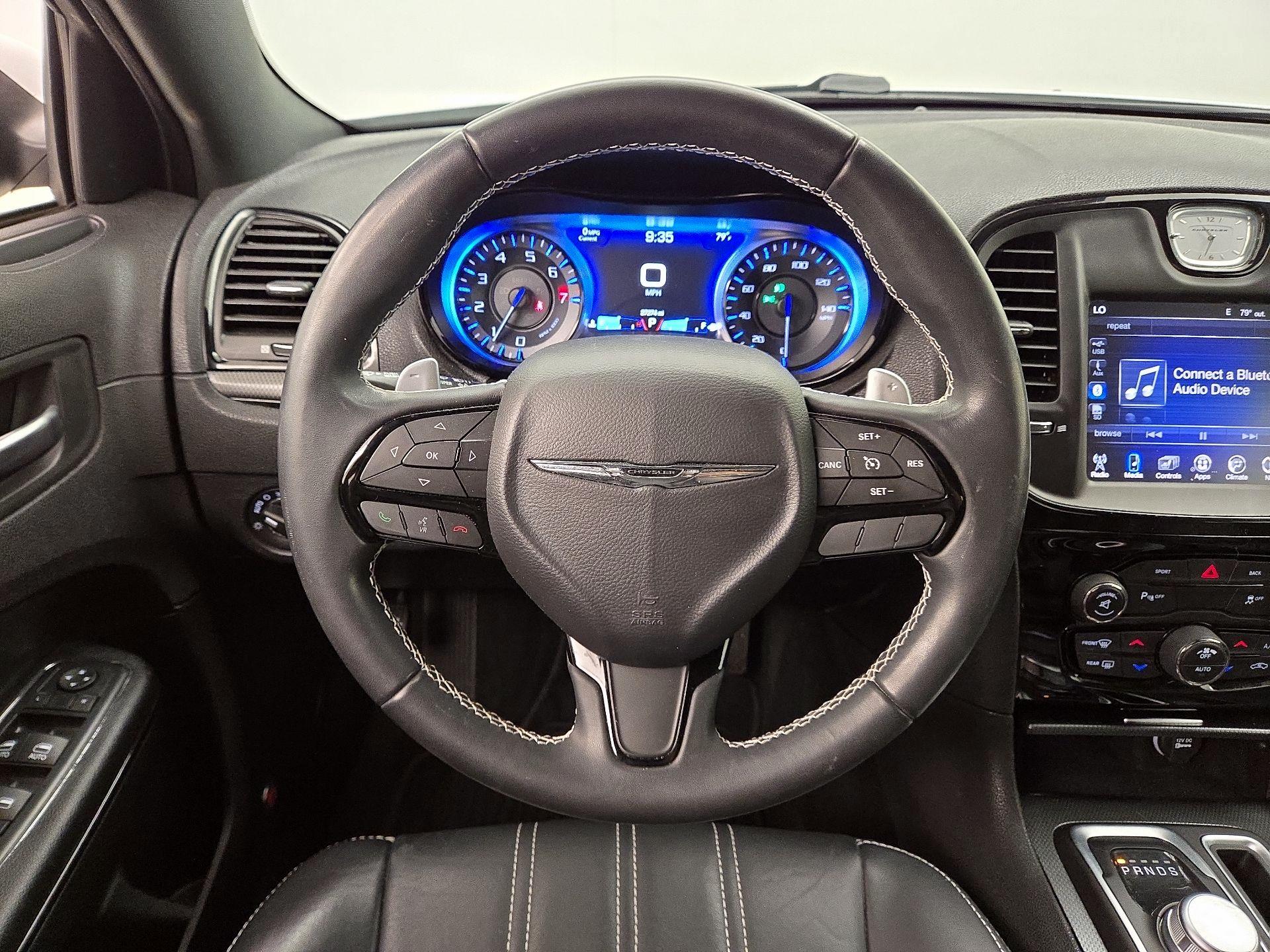 Thumbnail: 2016 Chrysler 300 - 10