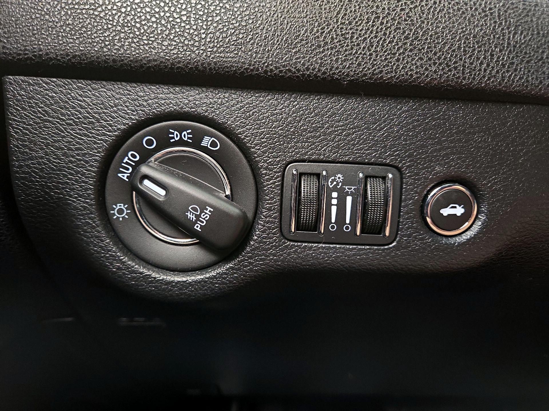 Thumbnail: 2016 Chrysler 300 - 13