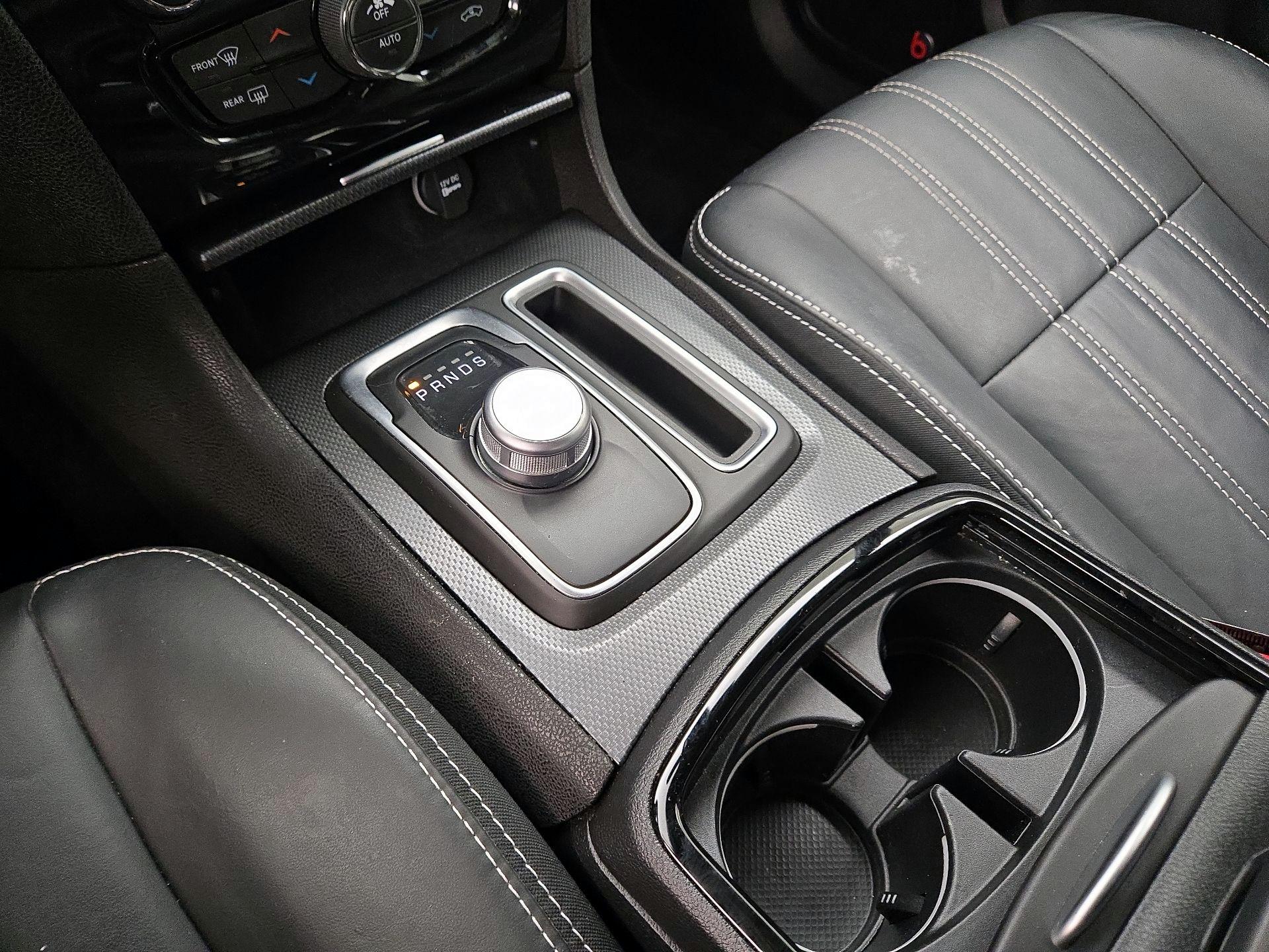 Thumbnail: 2016 Chrysler 300 - 18