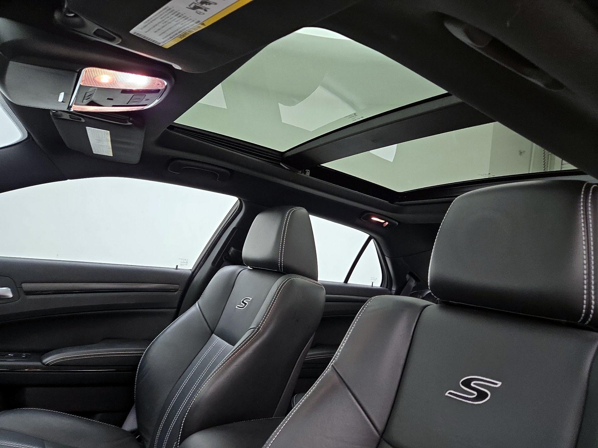 Thumbnail: 2016 Chrysler 300 - 20