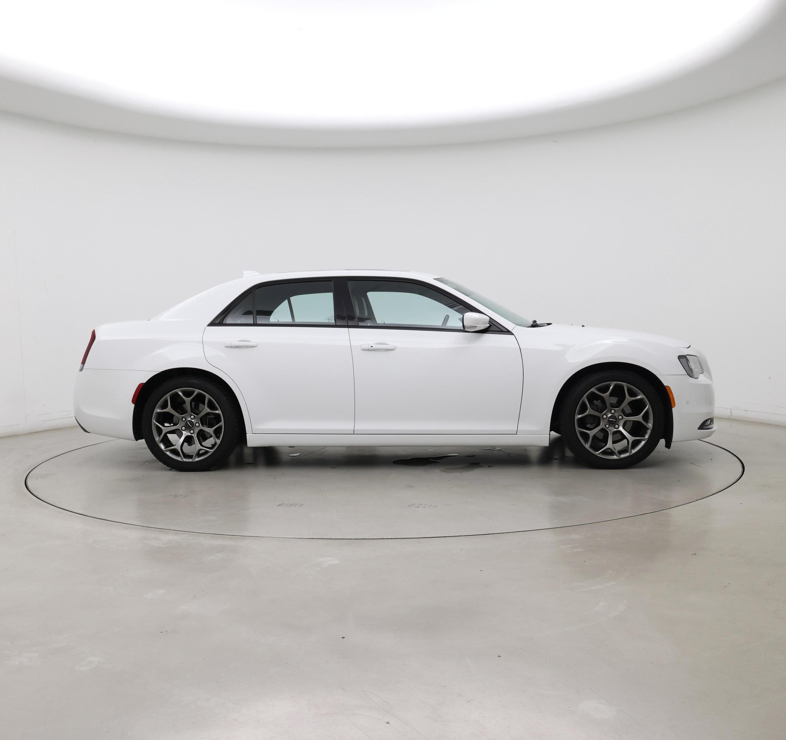 Thumbnail: 2016 Chrysler 300 - 7