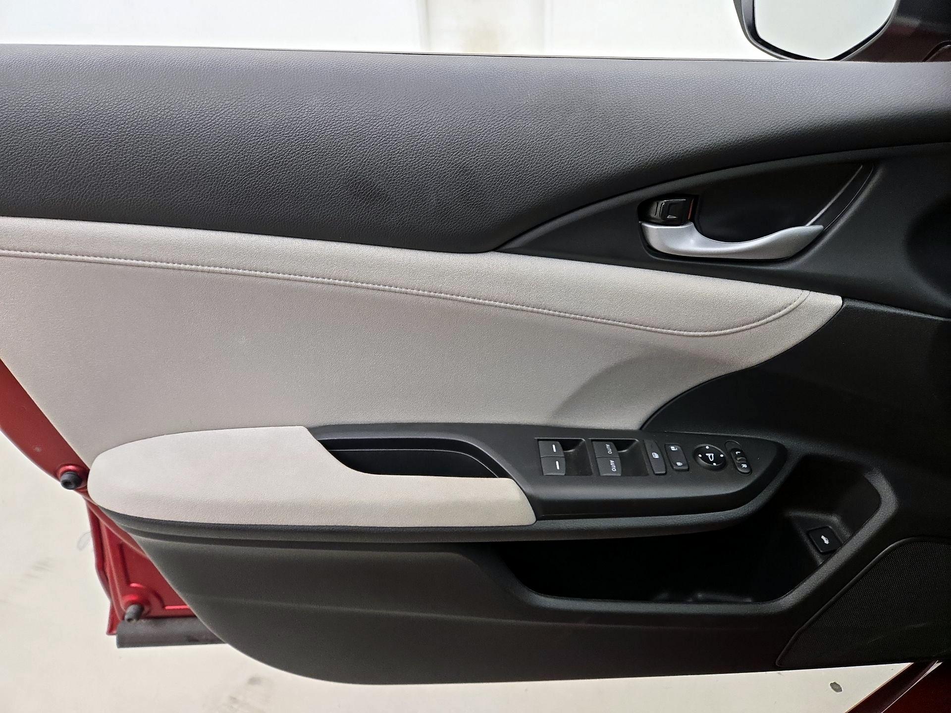 Thumbnail: 2021 Honda Insight - 12