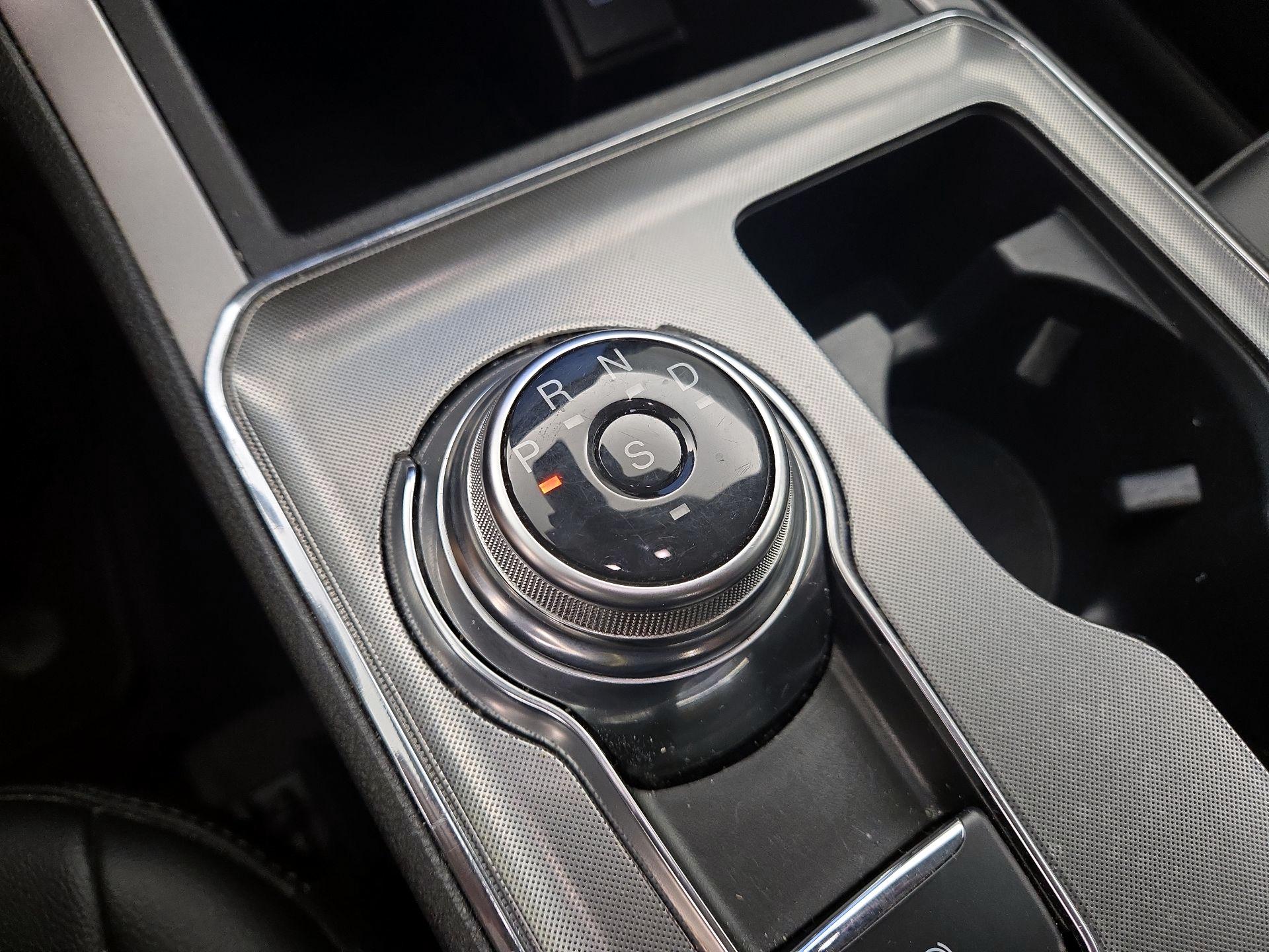 Thumbnail: 2022 Ford Edge - 17