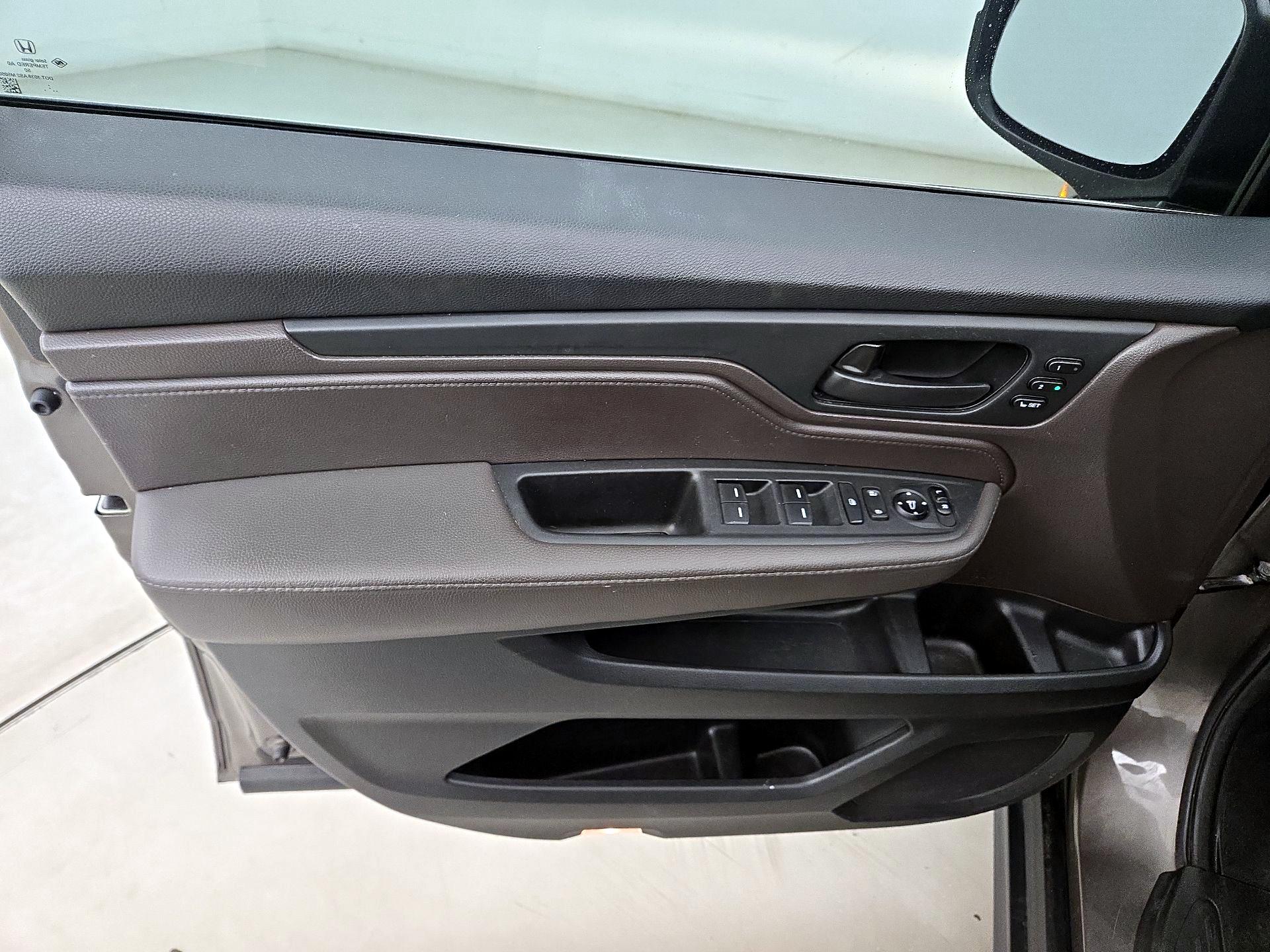 Thumbnail: 2019 Honda Odyssey - 12