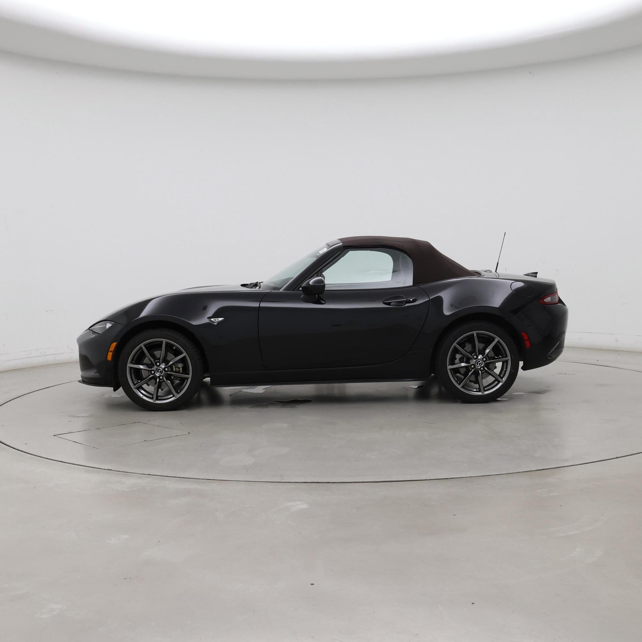 Thumbnail: 2019 Mazda MX-5 Miata - 3