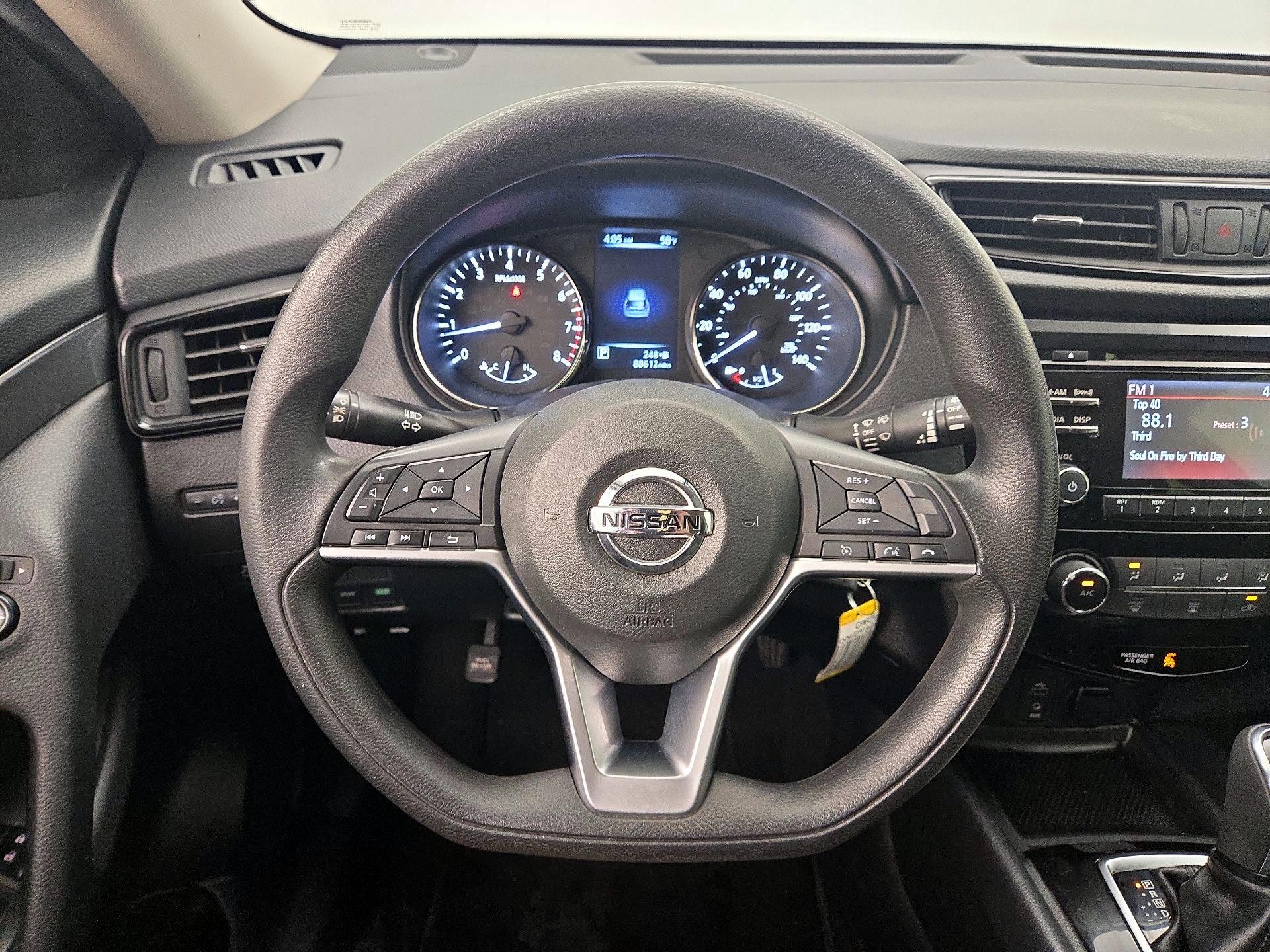 Thumbnail: 2017 Nissan Rogue - 10