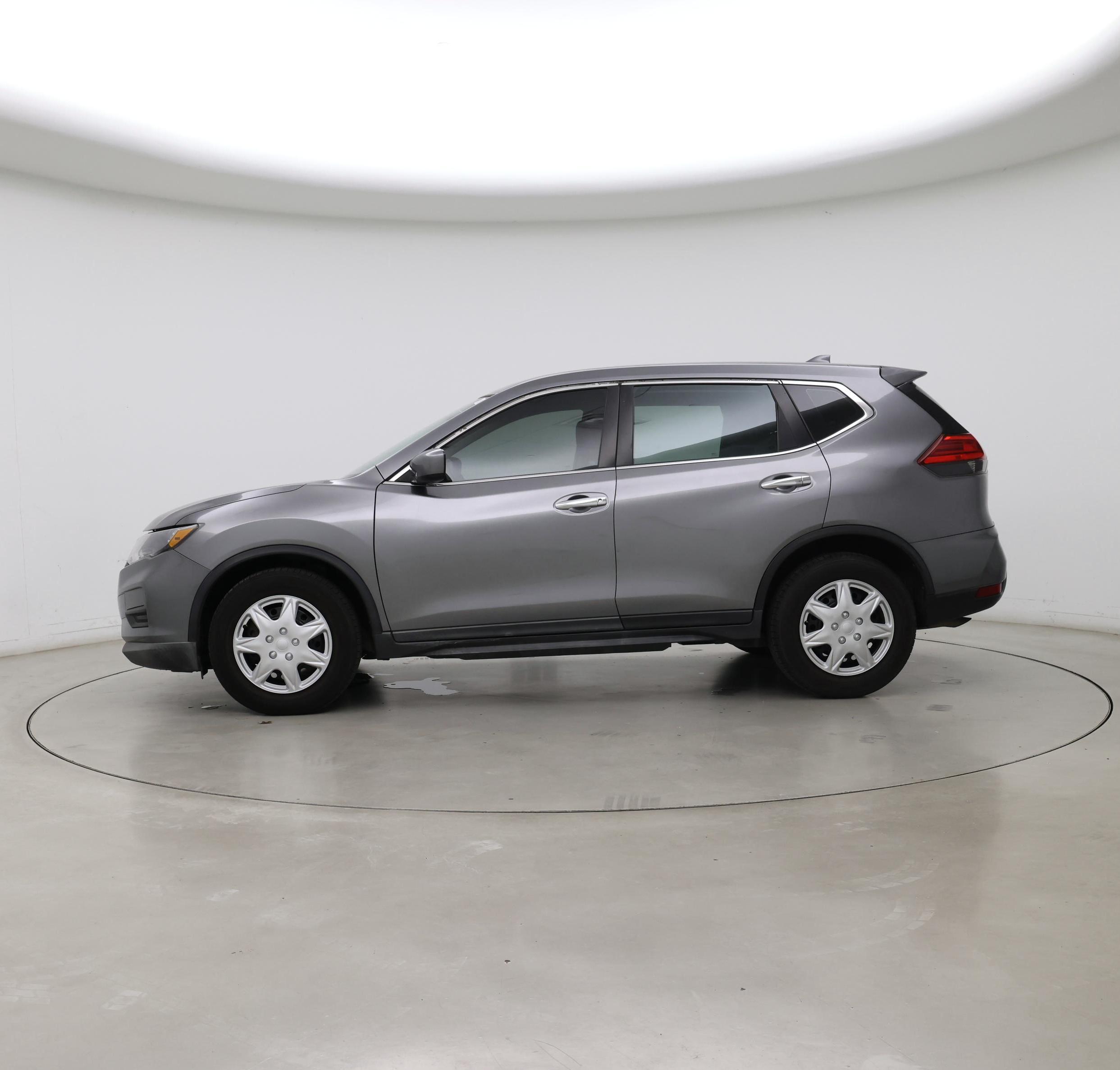 Thumbnail: 2017 Nissan Rogue - 3