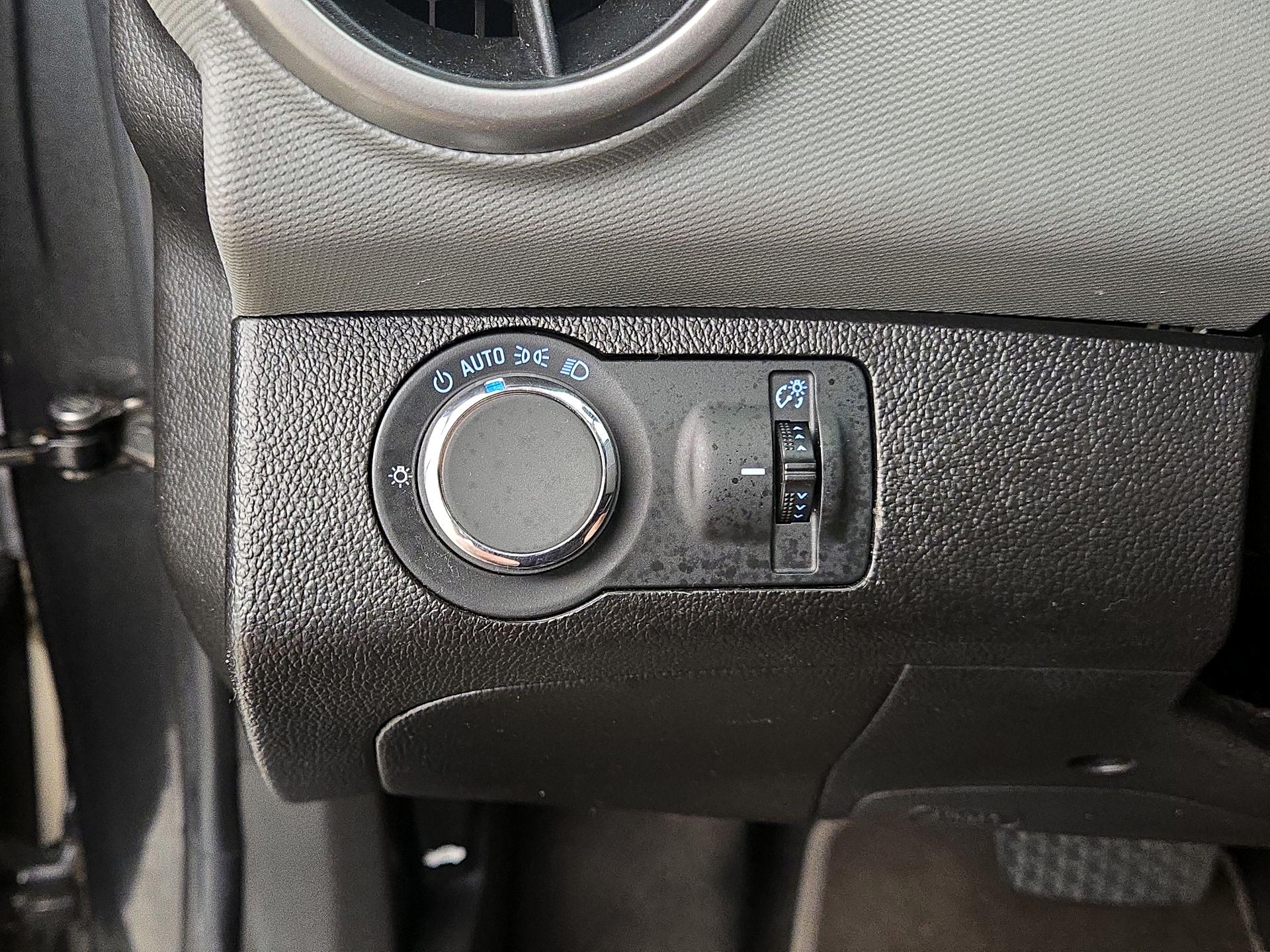 Thumbnail: 2016 Chevrolet Sonic - 13