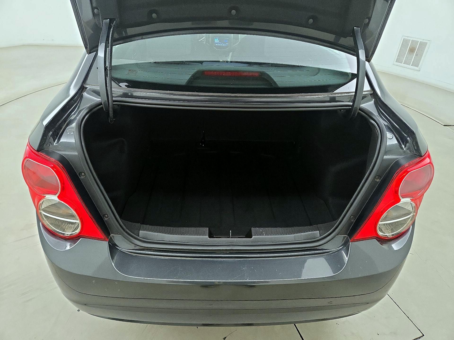 Thumbnail: 2016 Chevrolet Sonic - 19