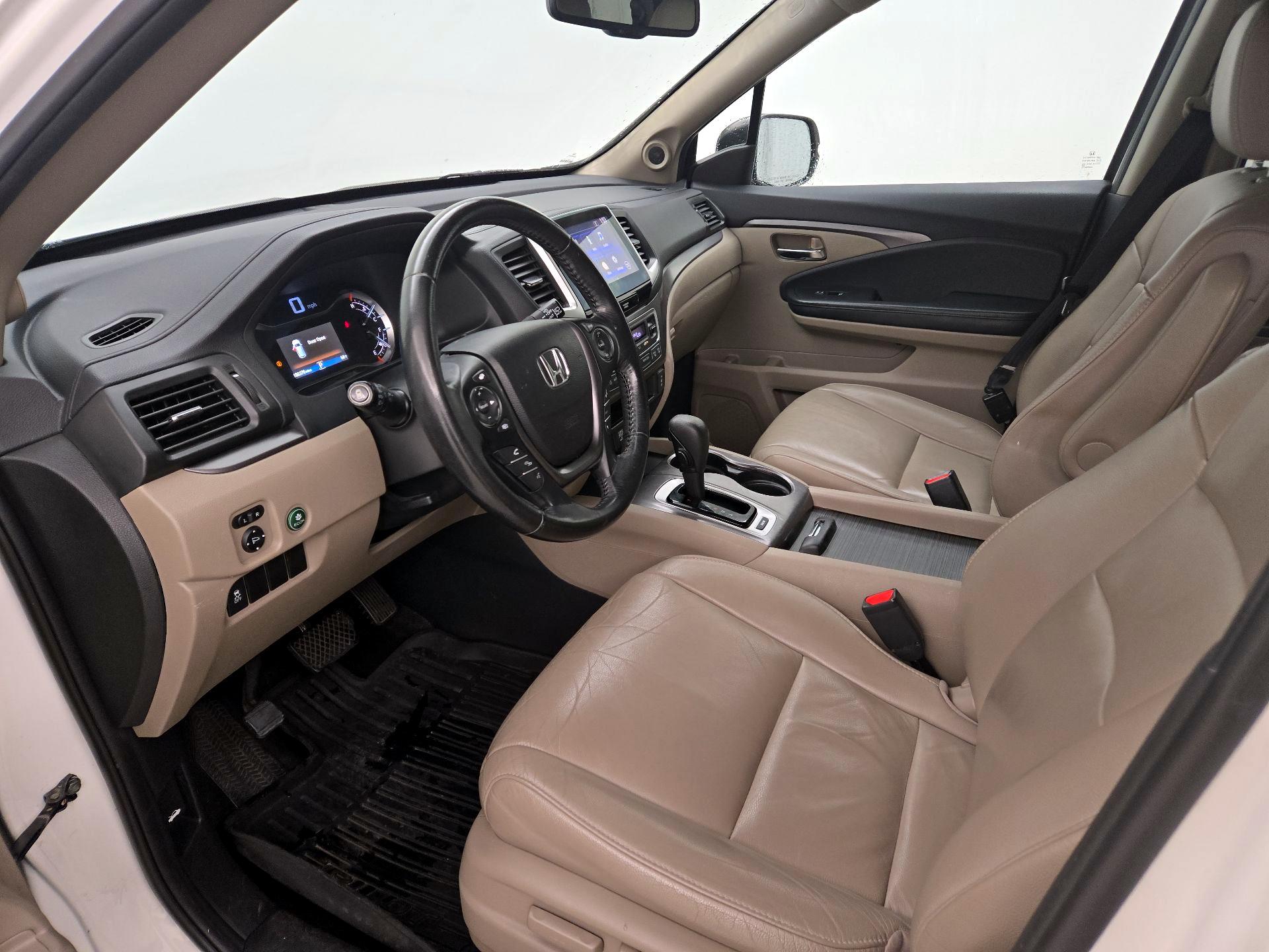 Thumbnail: 2016 Honda Pilot - 11
