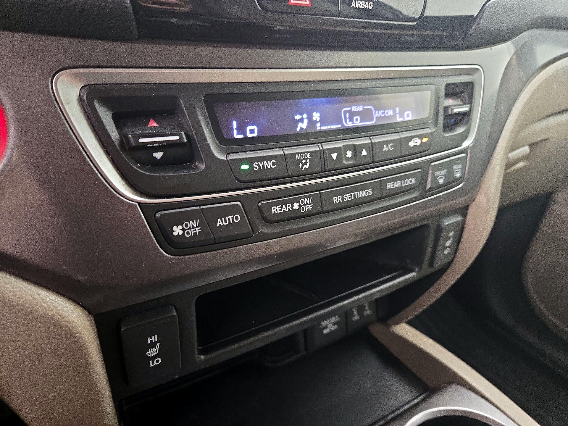 Thumbnail: 2016 Honda Pilot - 16