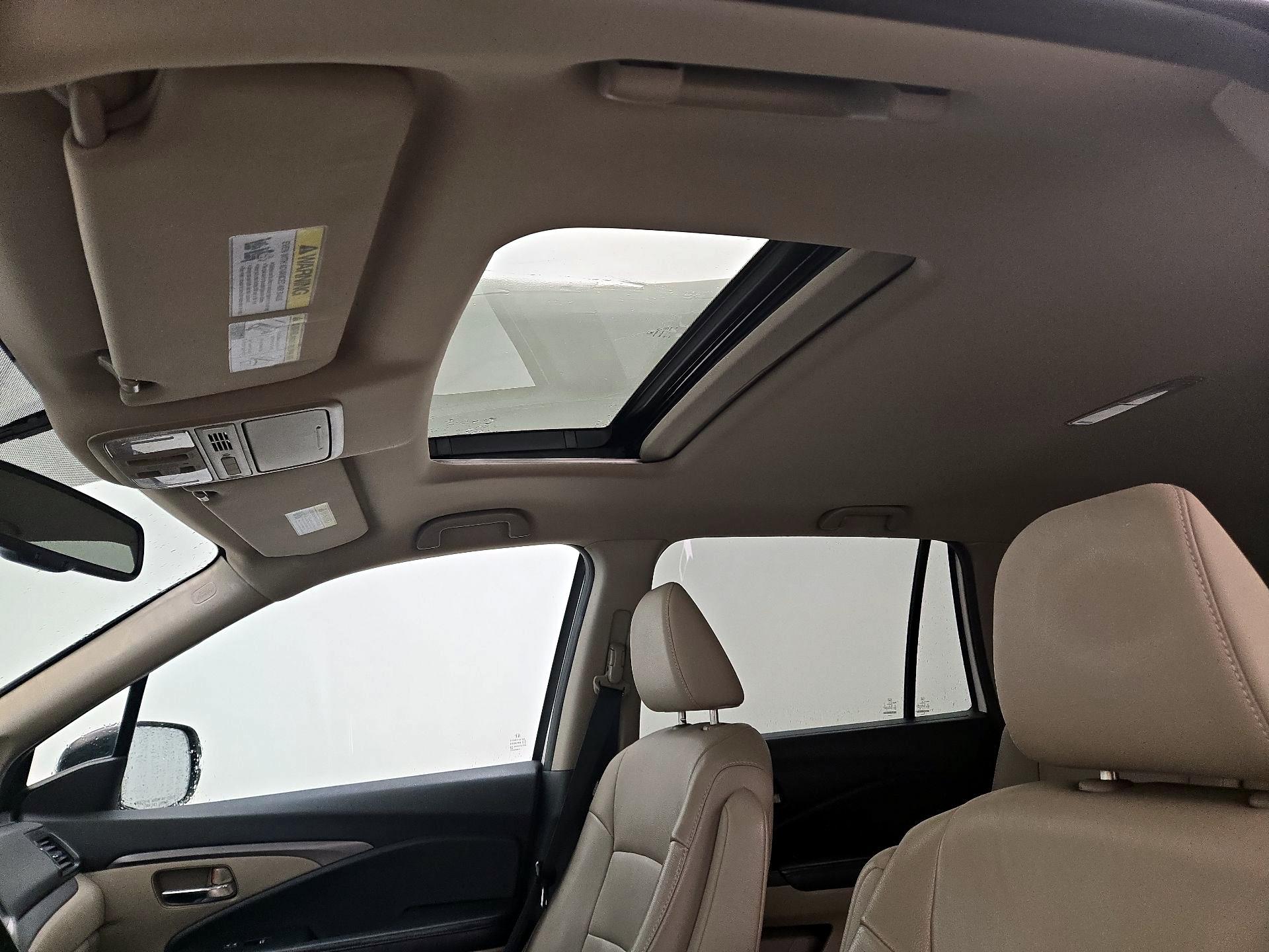 Thumbnail: 2016 Honda Pilot - 19
