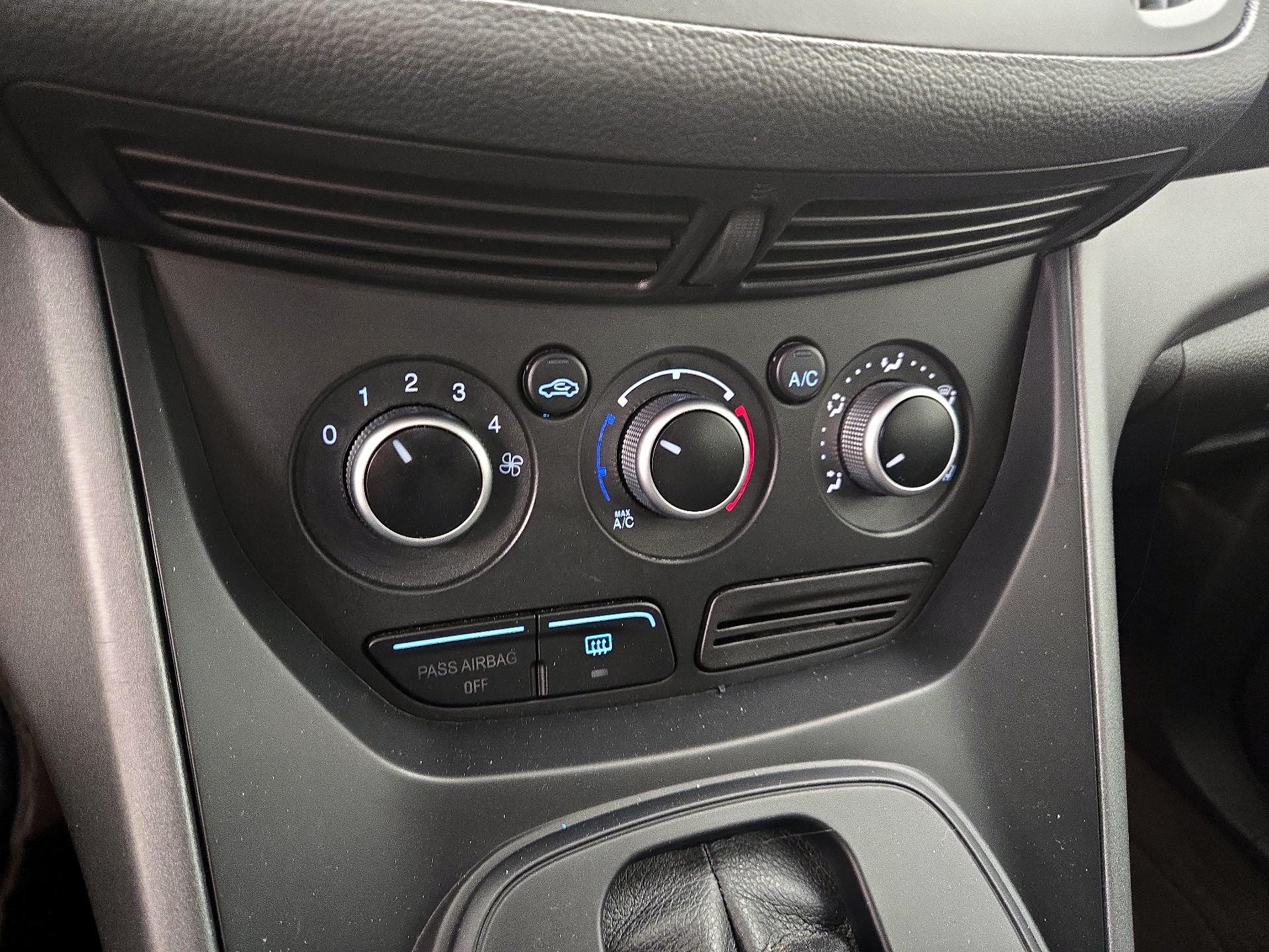 Thumbnail: 2014 Ford Escape - 16