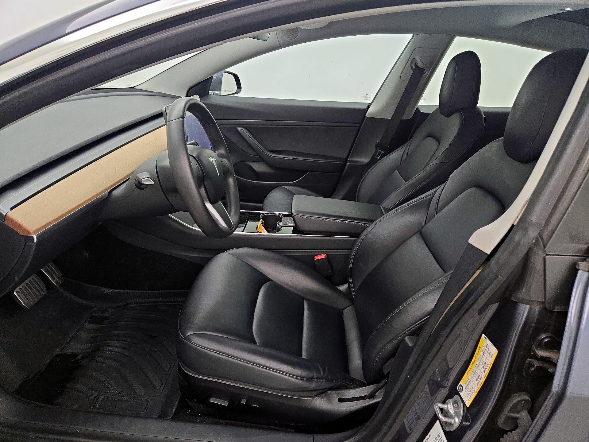Thumbnail: 2020 Tesla Model 3 - 11