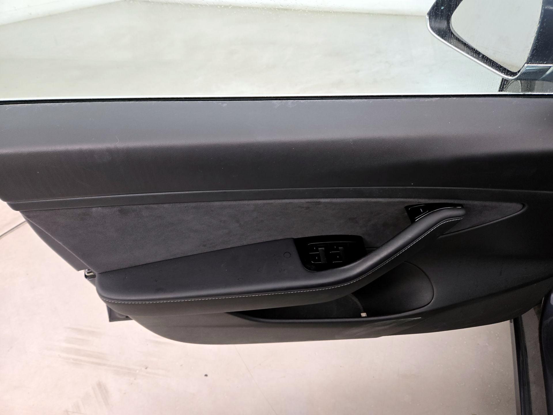 Thumbnail: 2020 Tesla Model 3 - 12