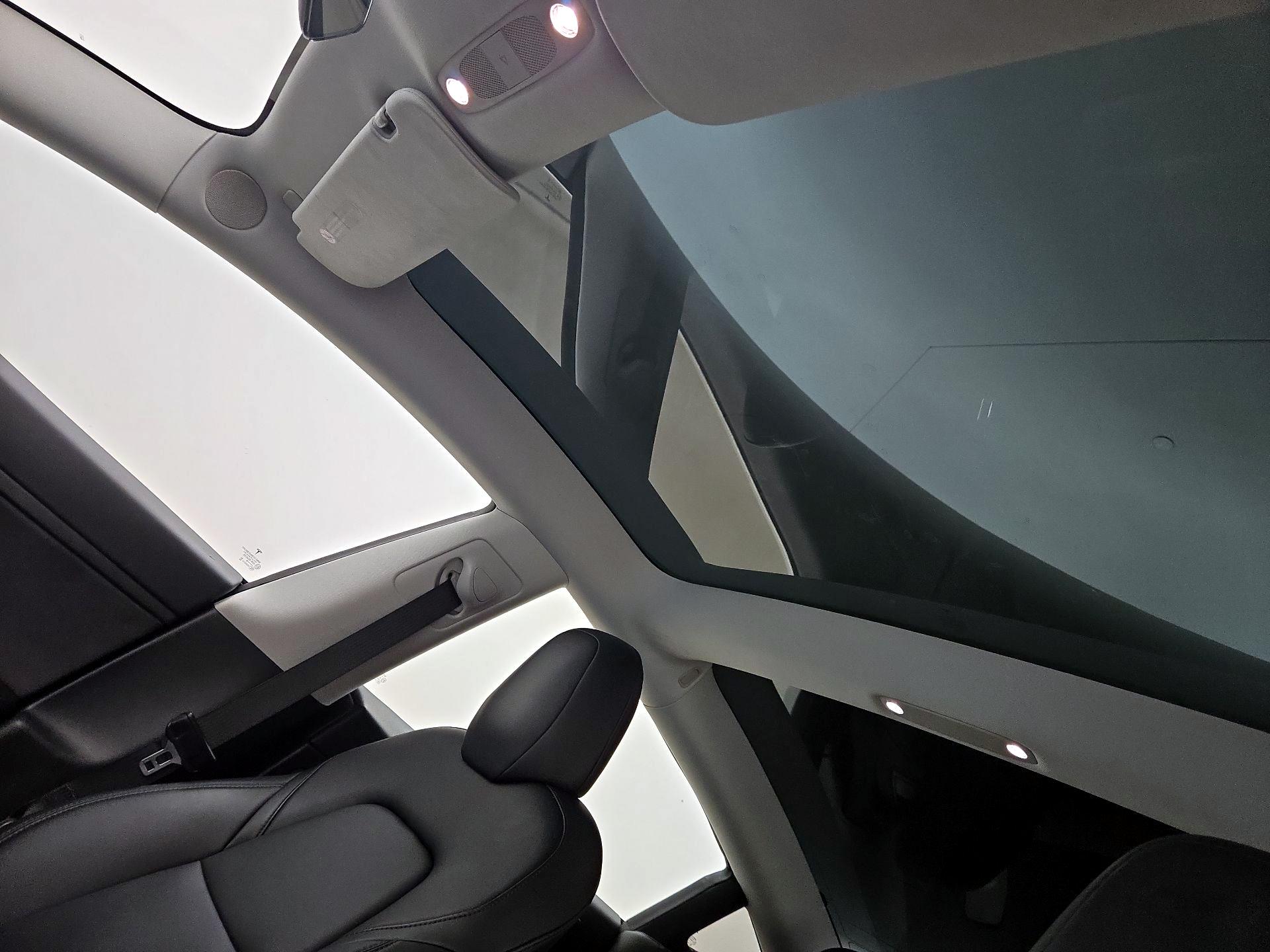 Thumbnail: 2020 Tesla Model 3 - 18