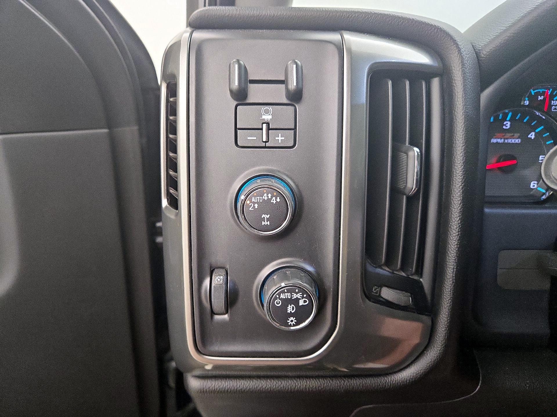 Thumbnail: 2018 Chevrolet Silverado 1500 - 13