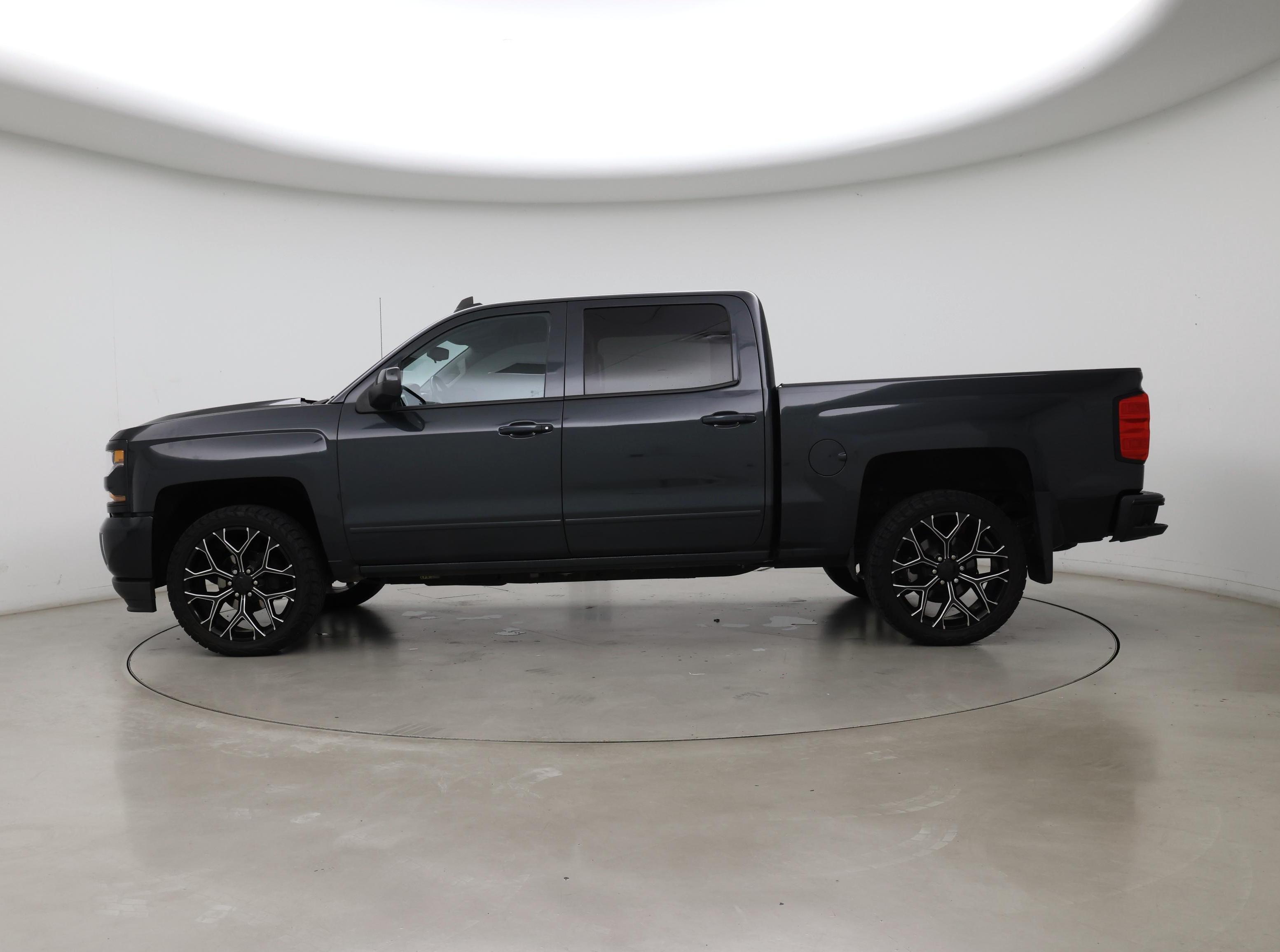 Thumbnail: 2018 Chevrolet Silverado 1500 - 3