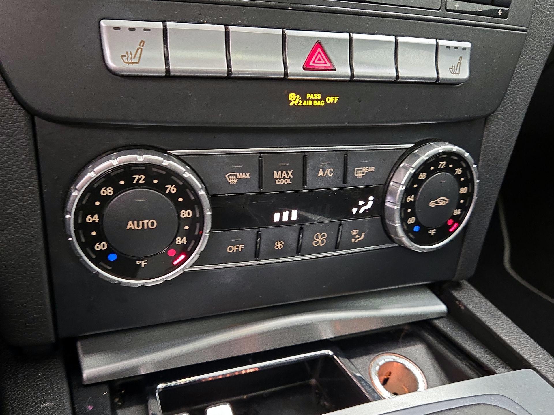 Thumbnail: 2015 Mercedes-Benz C-Class - 15