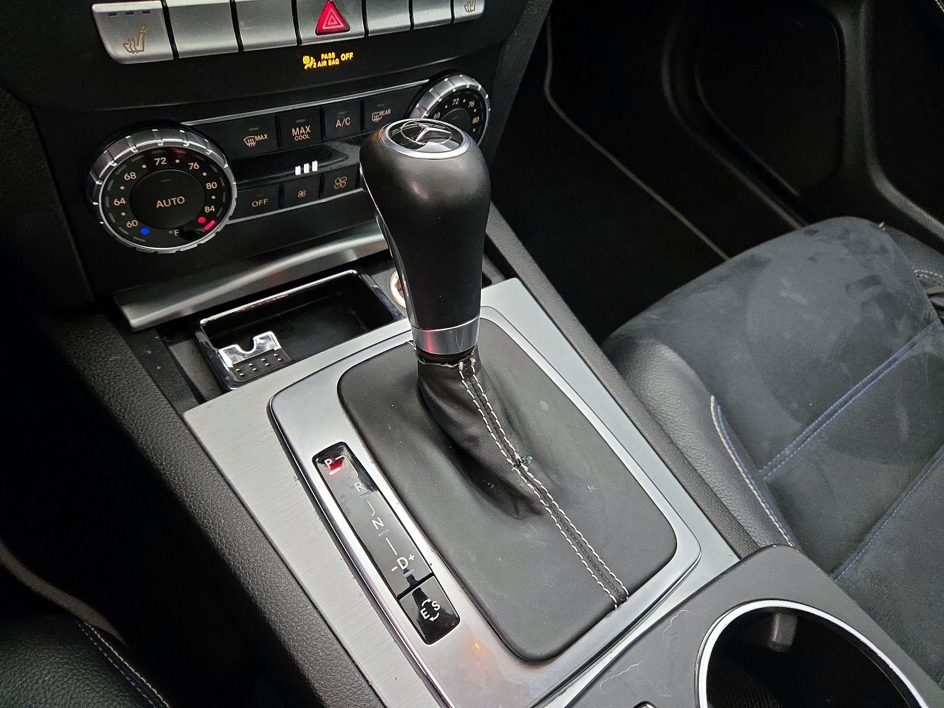 Thumbnail: 2015 Mercedes-Benz C-Class - 16