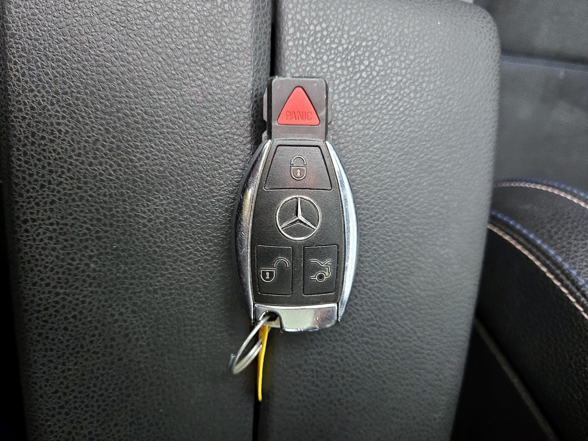 Thumbnail: 2015 Mercedes-Benz C-Class - 20