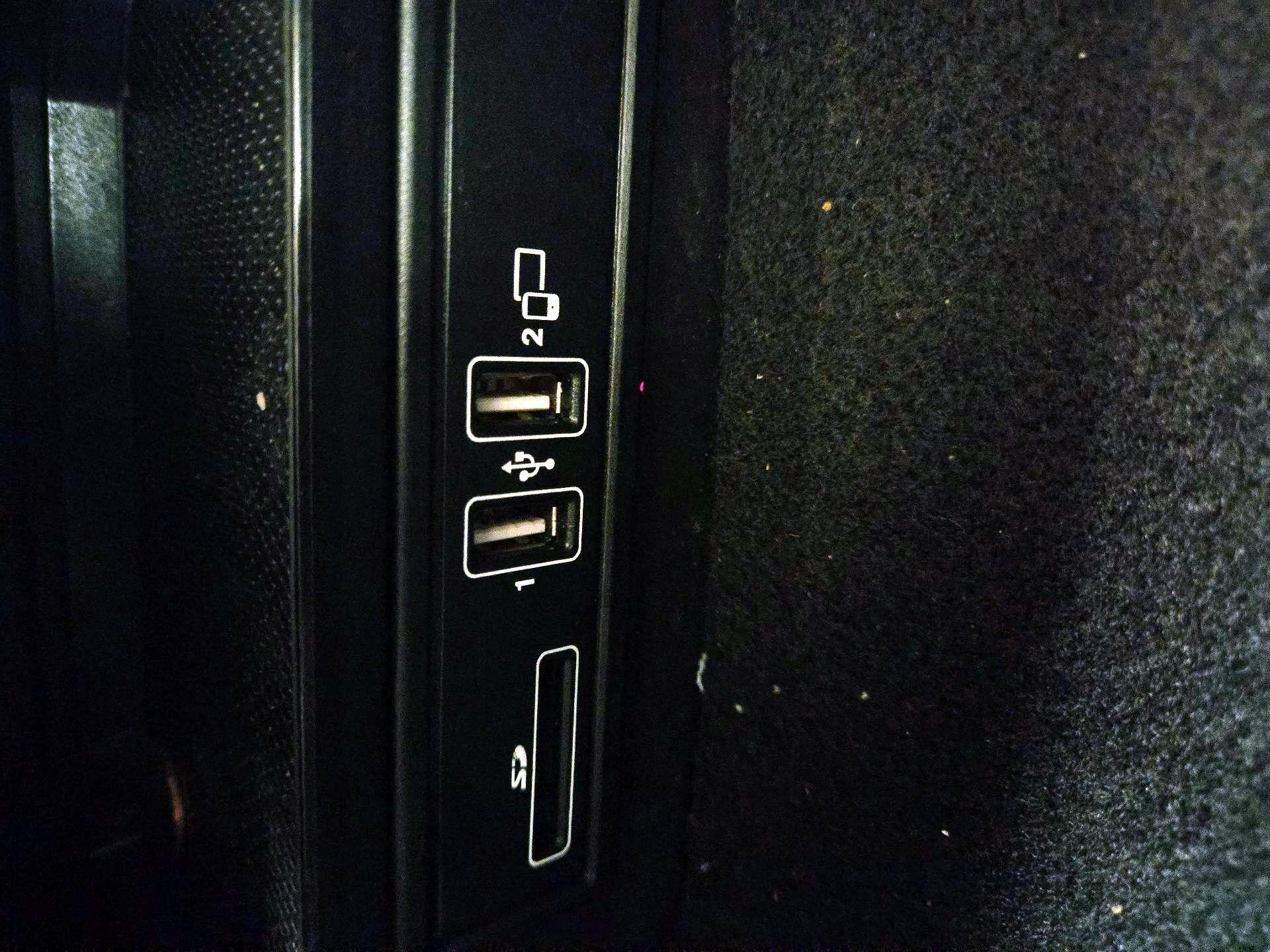 Thumbnail: 2018 Mercedes-Benz C-Class - 18